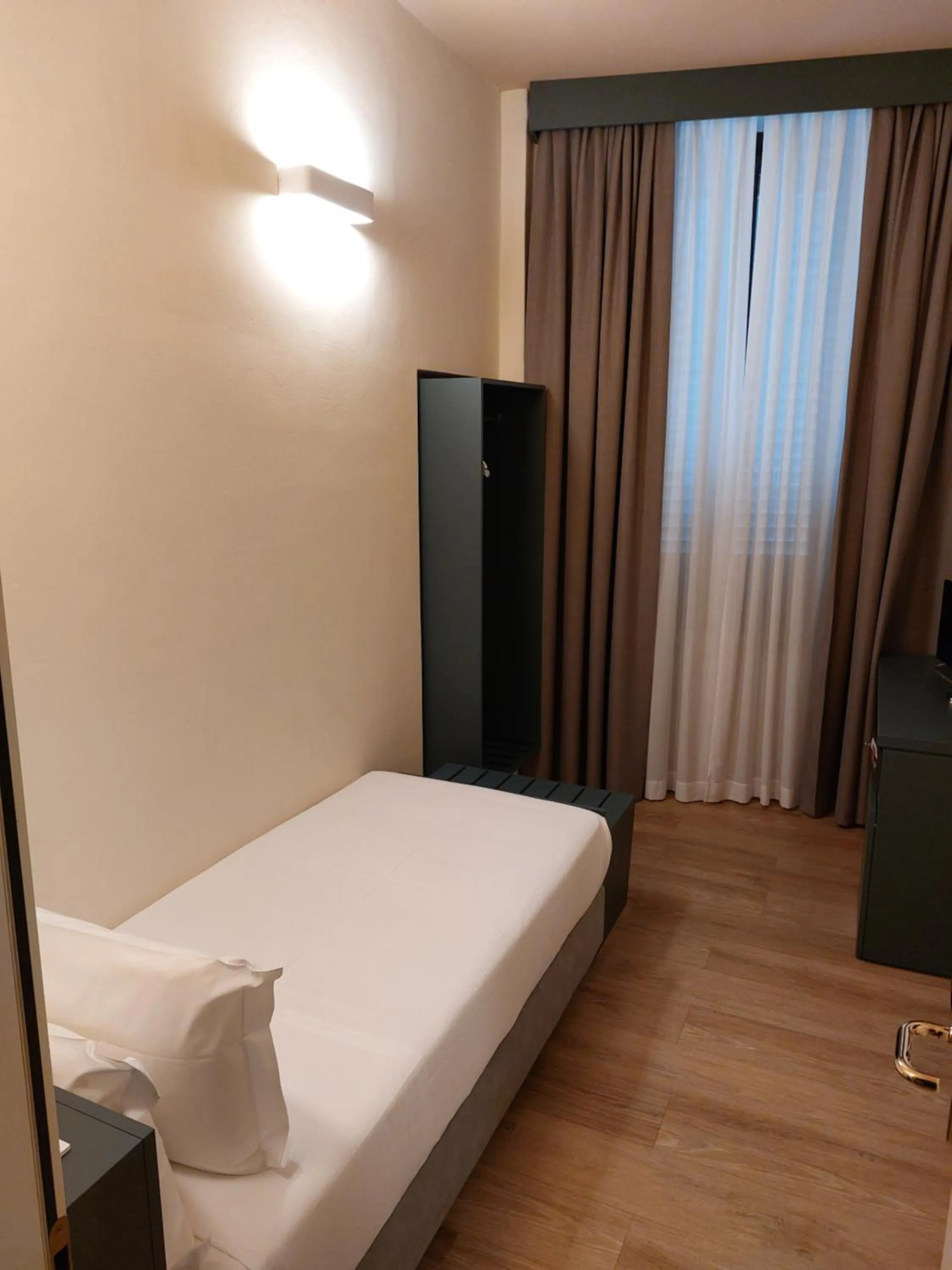 Bed in Hotel Fiorita