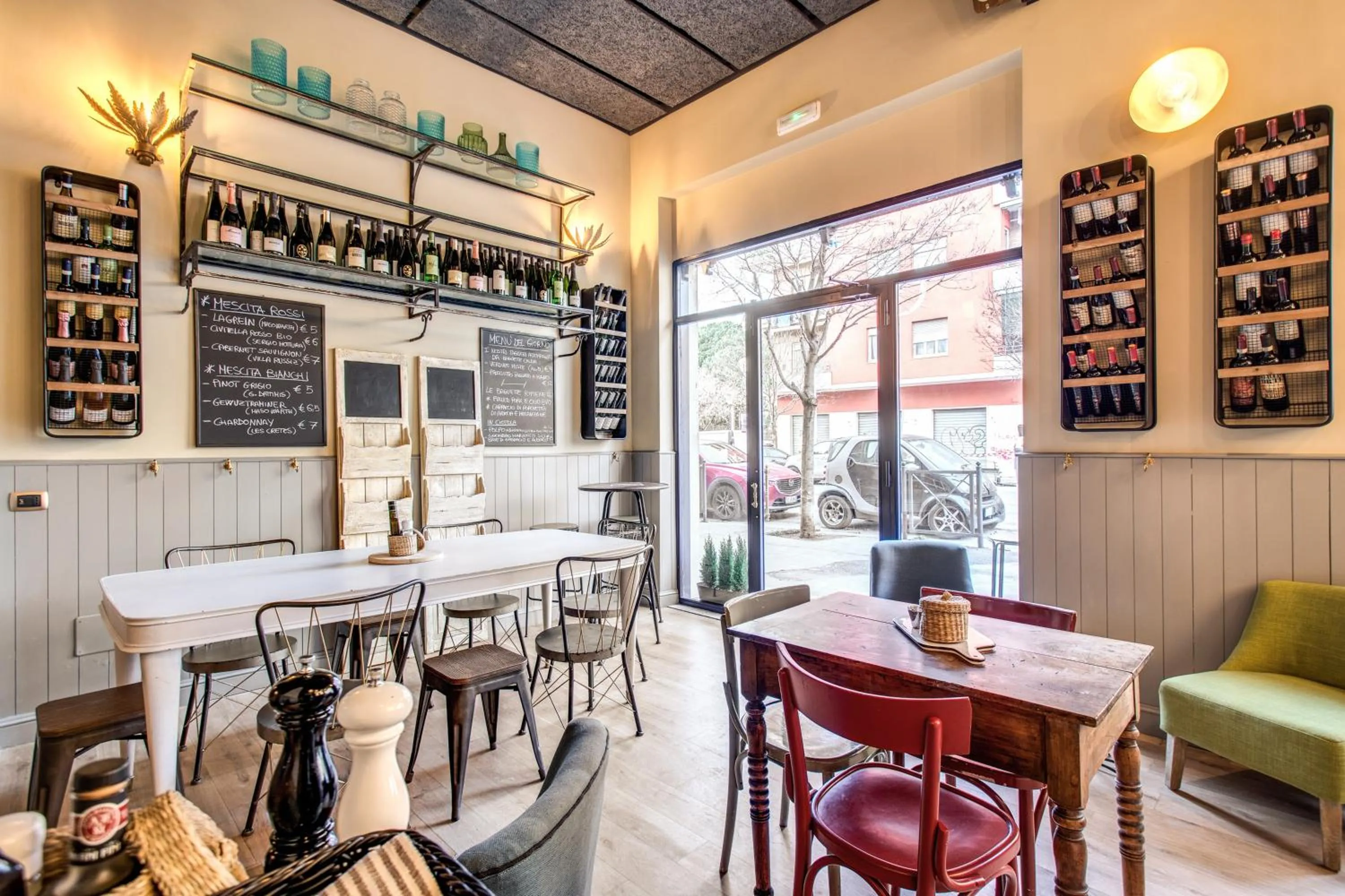 Restaurant/places to eat in City Guest House