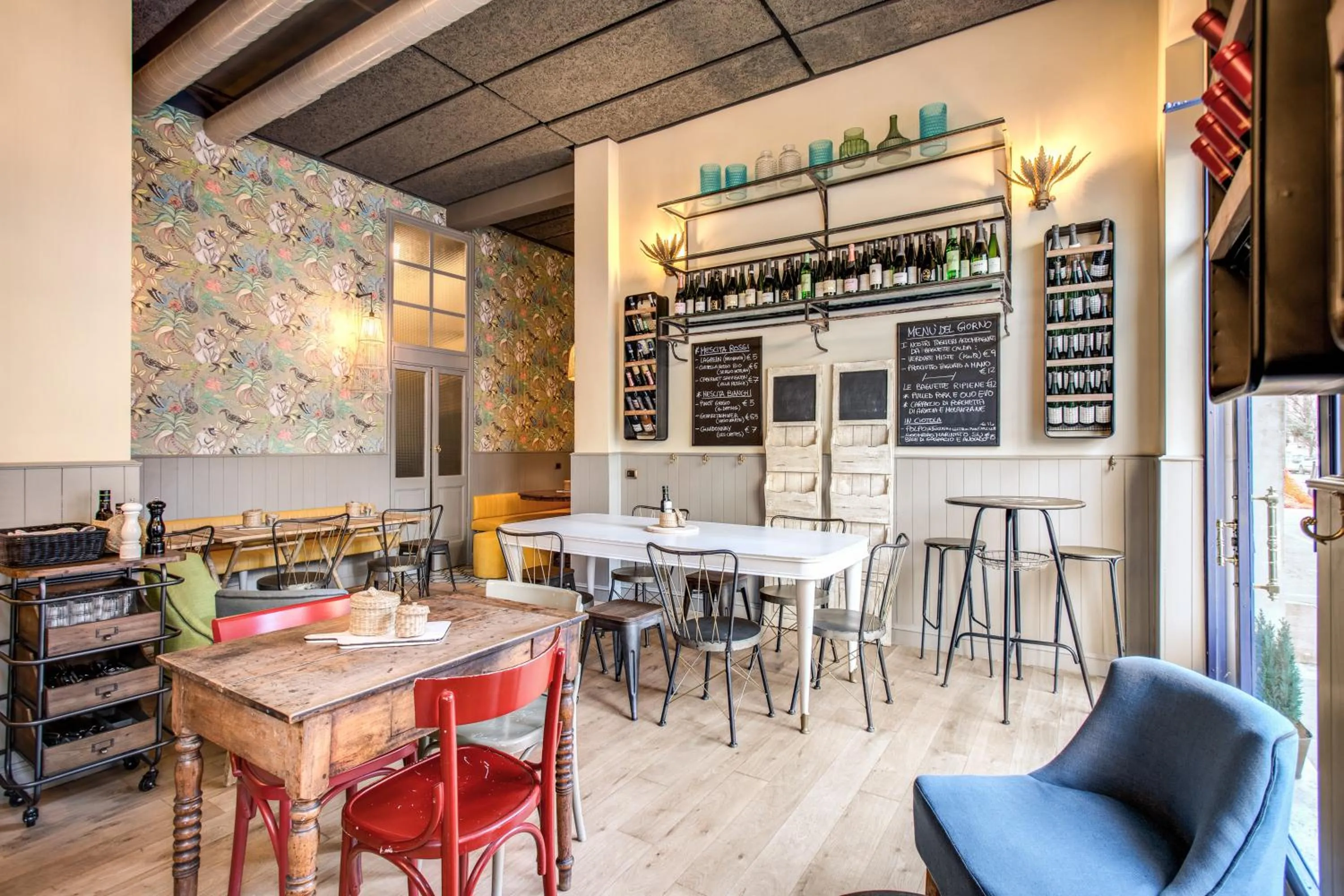 Restaurant/places to eat in City Guest House