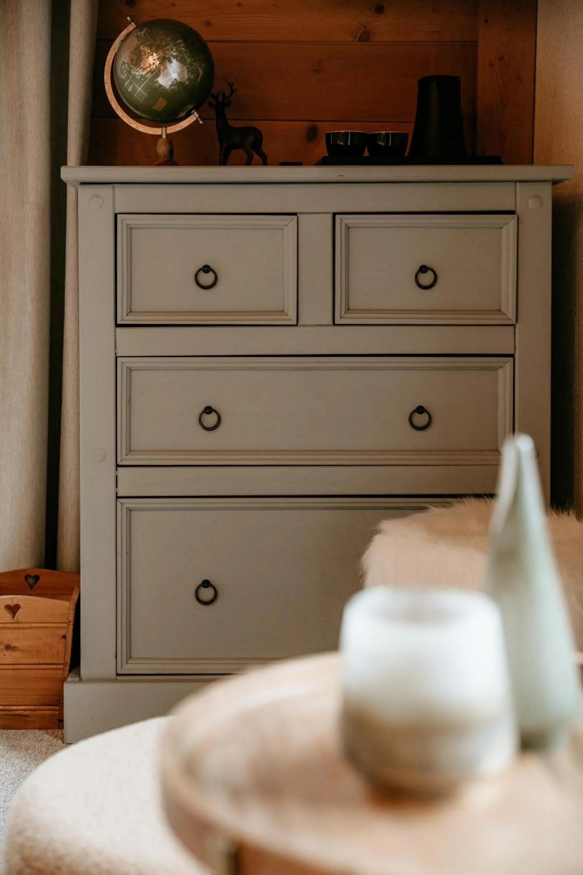 Decorative detail, Bed in Le Chalet d'Antoine - Centre de Megève