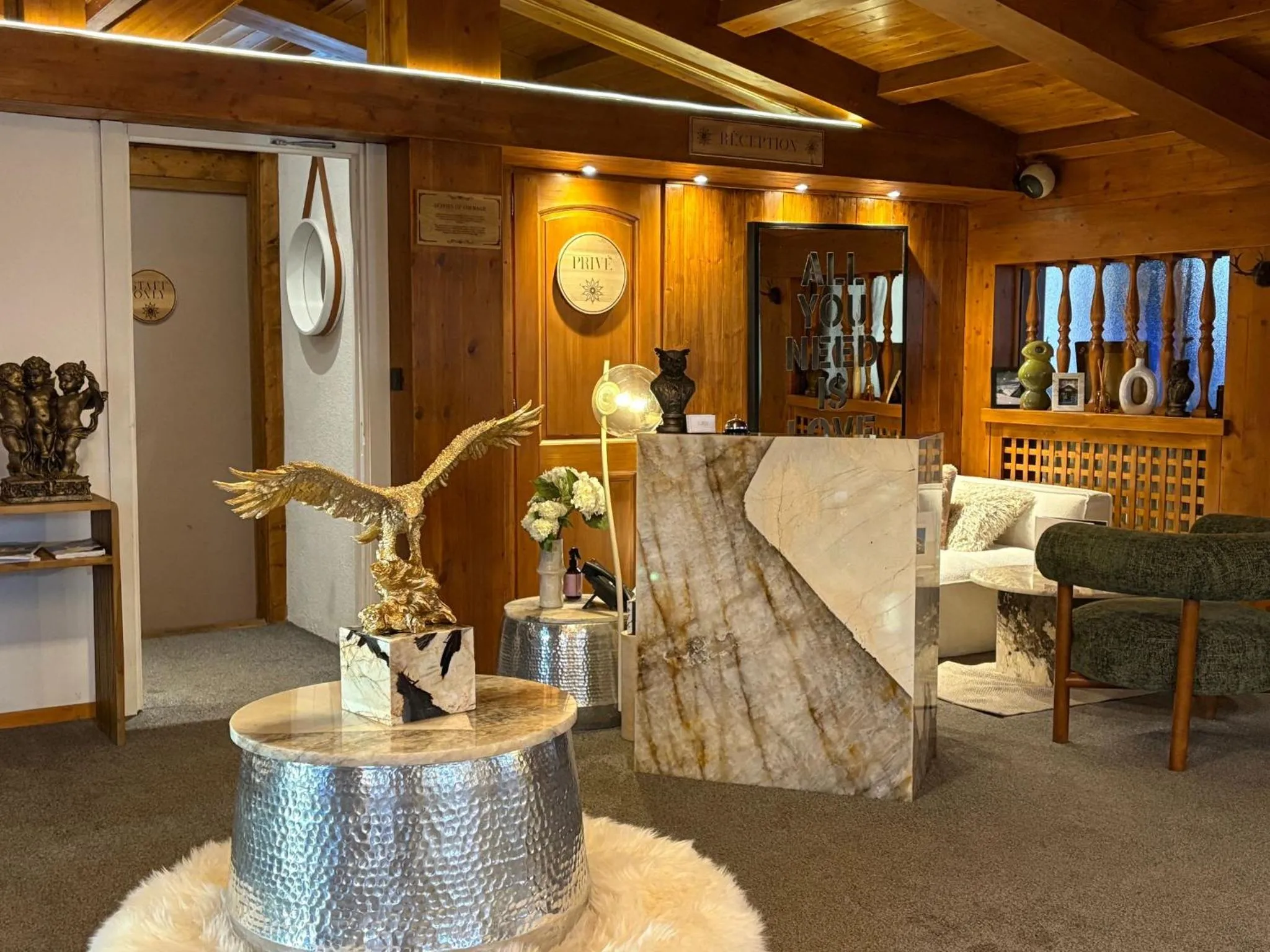 Lobby or reception in Le Chalet d'Antoine - Centre de Megève