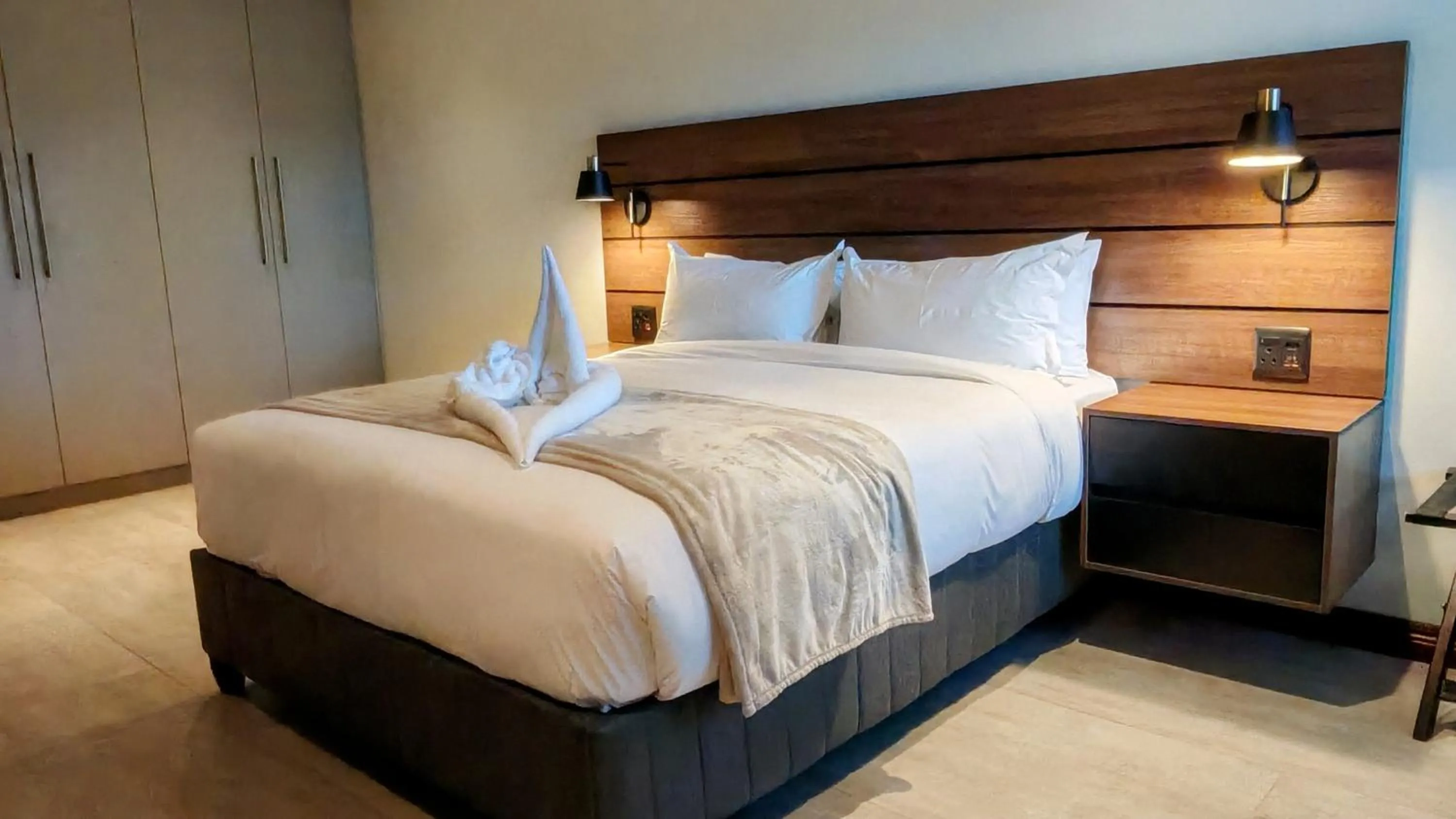 Bed in Monte Christo Hotel