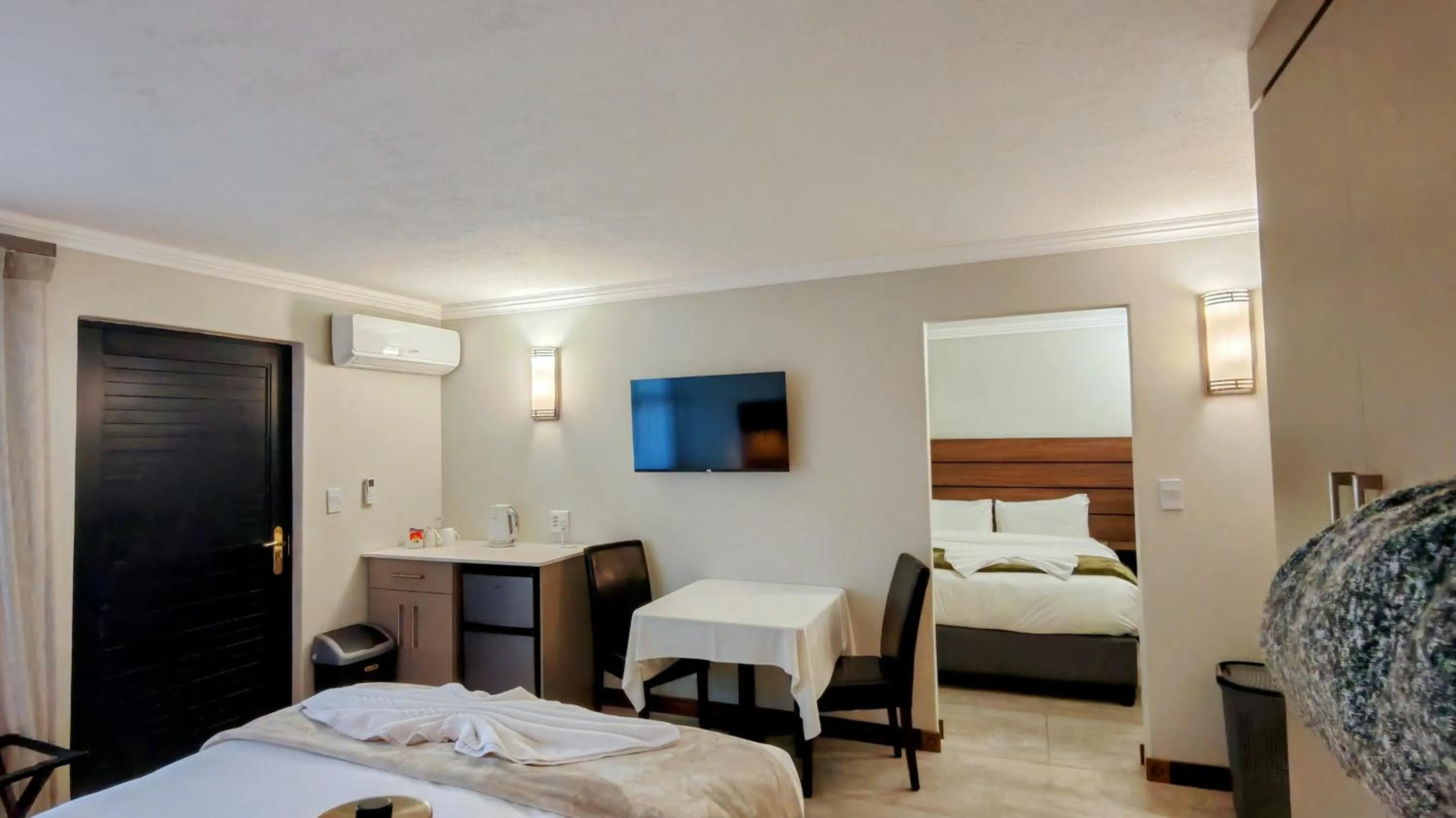 TV and multimedia, Bed in Monte Christo Hotel