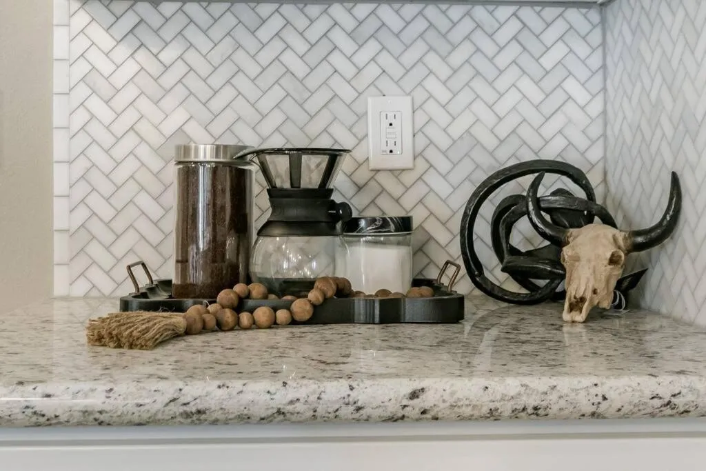 Coffee/tea facilities in Beautifully Decorated New Home, King Bed, Washer/Dryer & Fully Stocked Kitchen