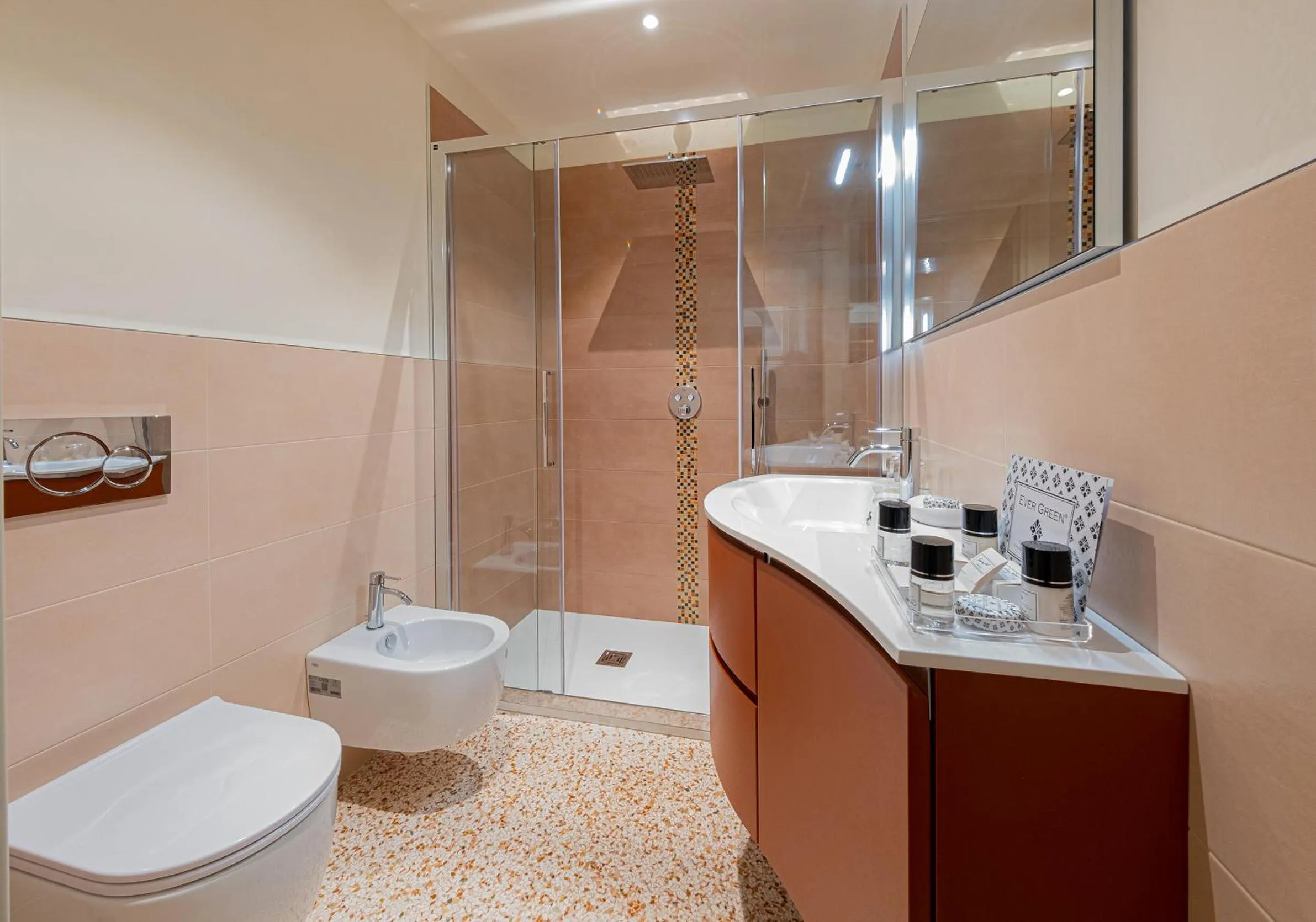 Shower in Hotel Colombina