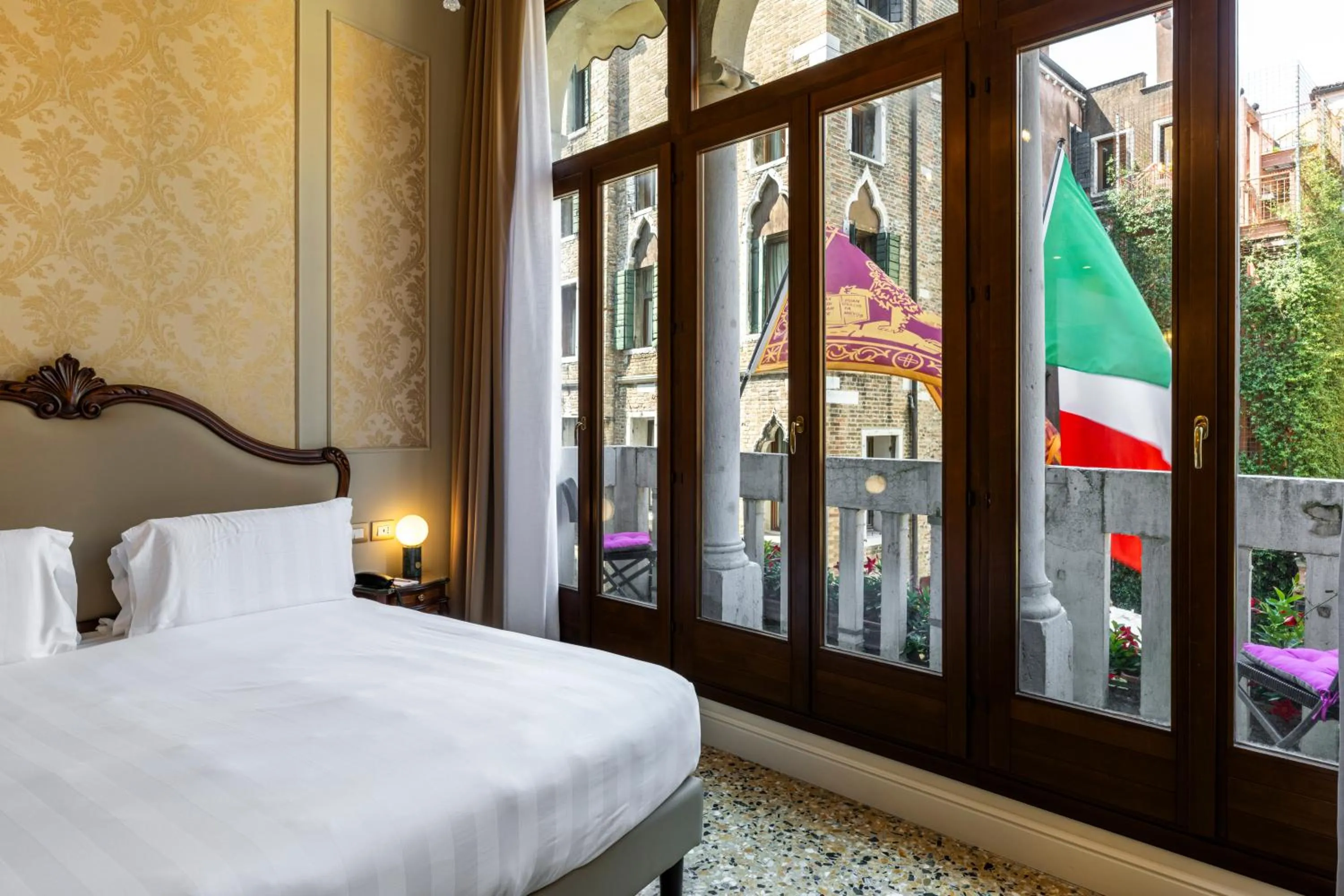 Bed in Hotel Colombina