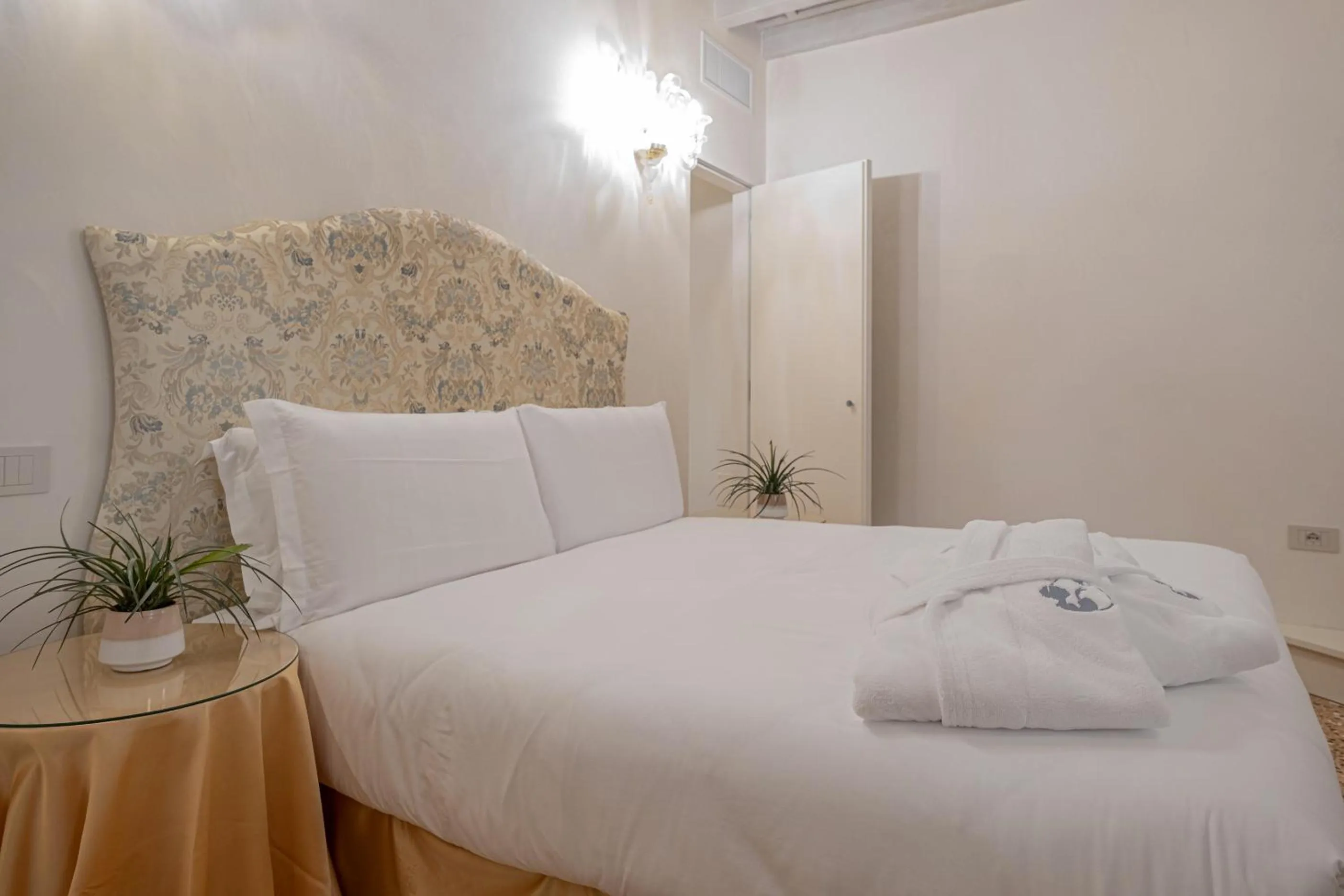 Bed in Hotel Colombina