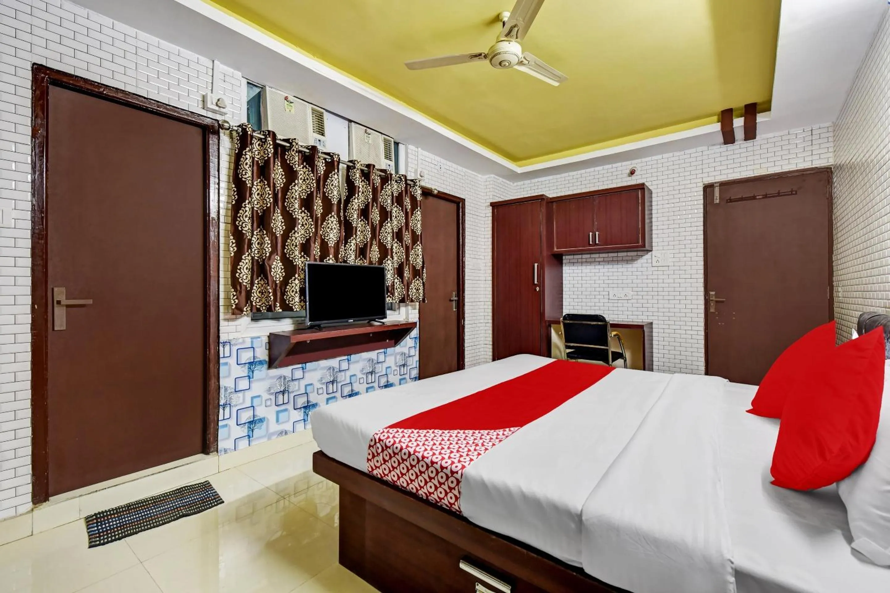 Bedroom, Bed in Hotel O Eleven Hotel & Banquet