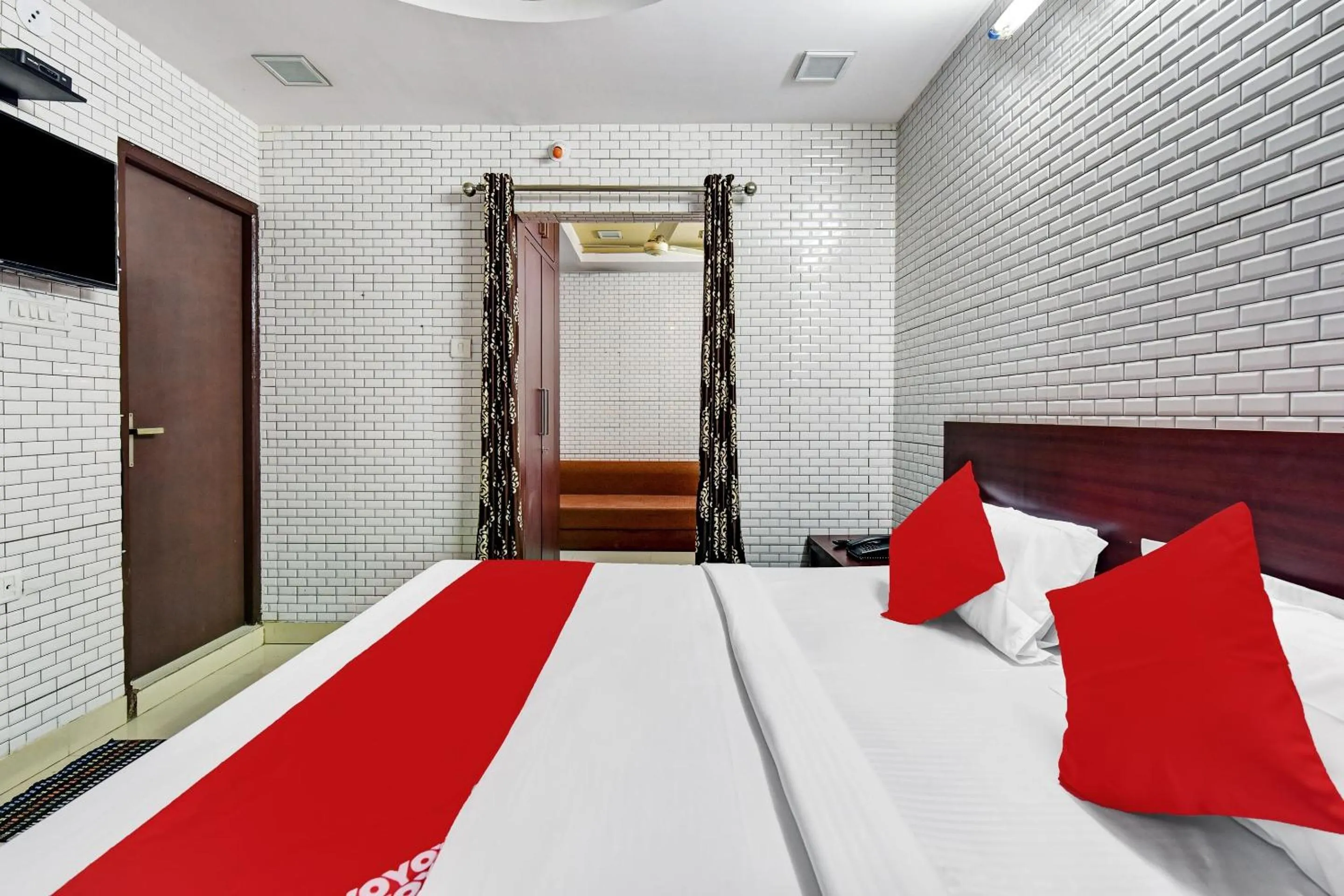 Bedroom, Bed in Hotel O Eleven Hotel & Banquet