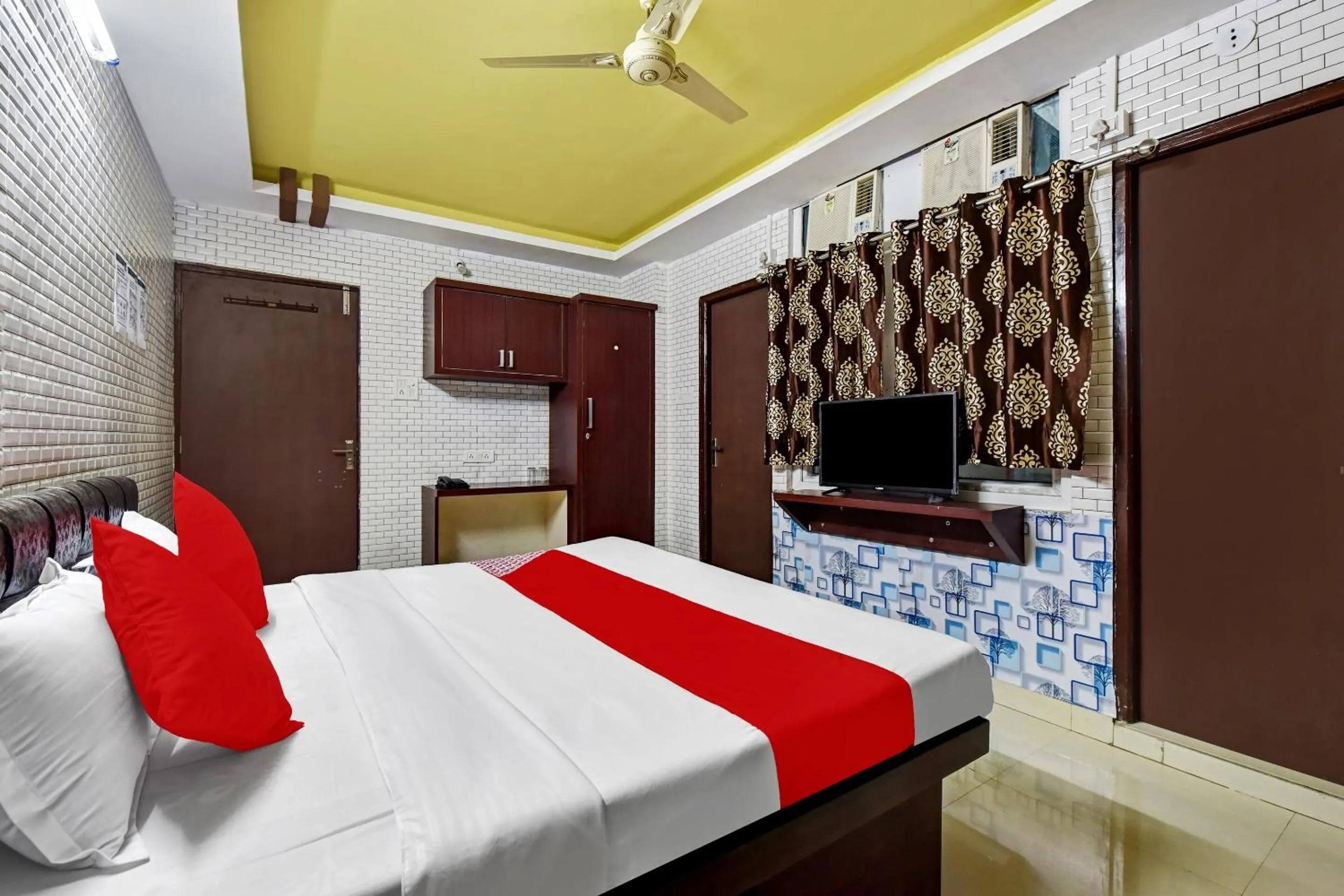 Bedroom, Bed in Hotel O Eleven Hotel & Banquet