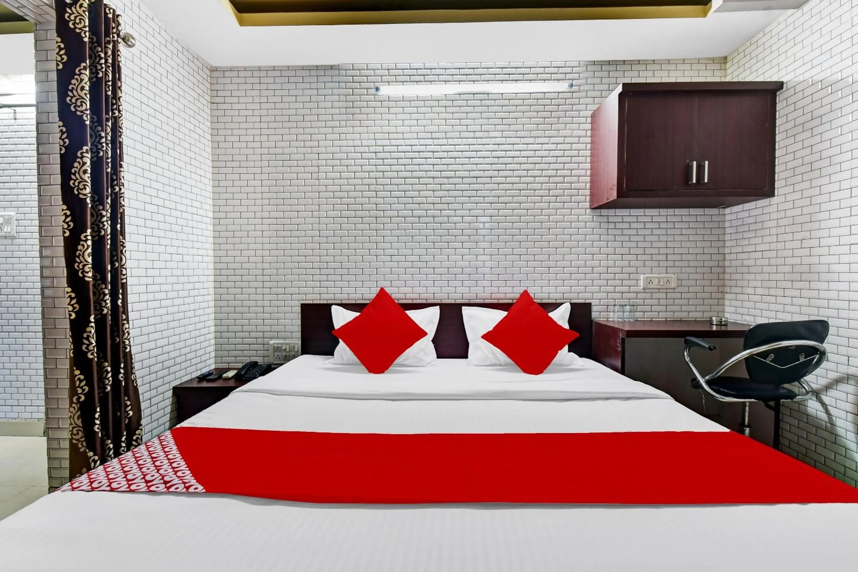 Bedroom, Bed in Hotel O Eleven Hotel & Banquet