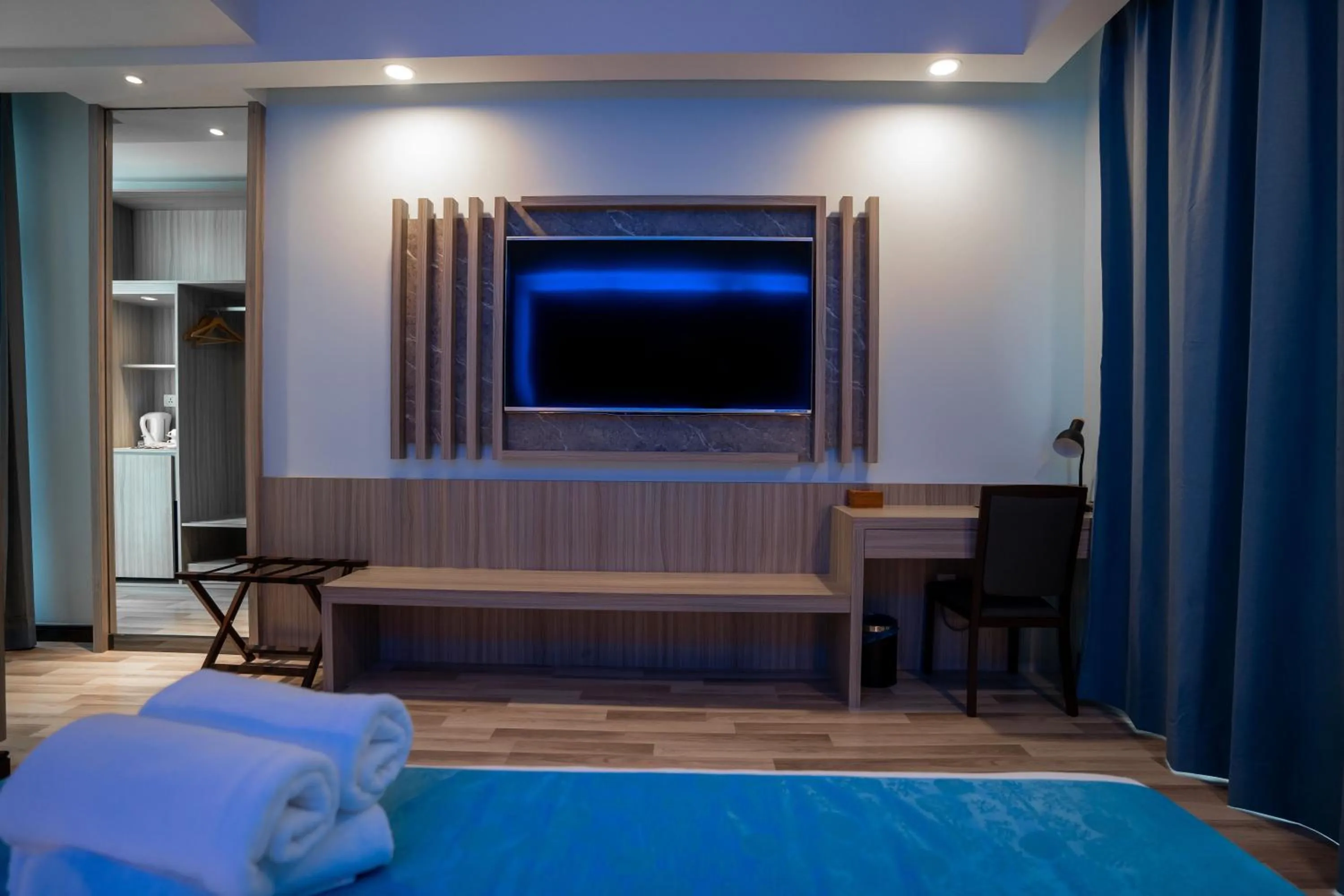 TV and multimedia, Bed in Hotel 17