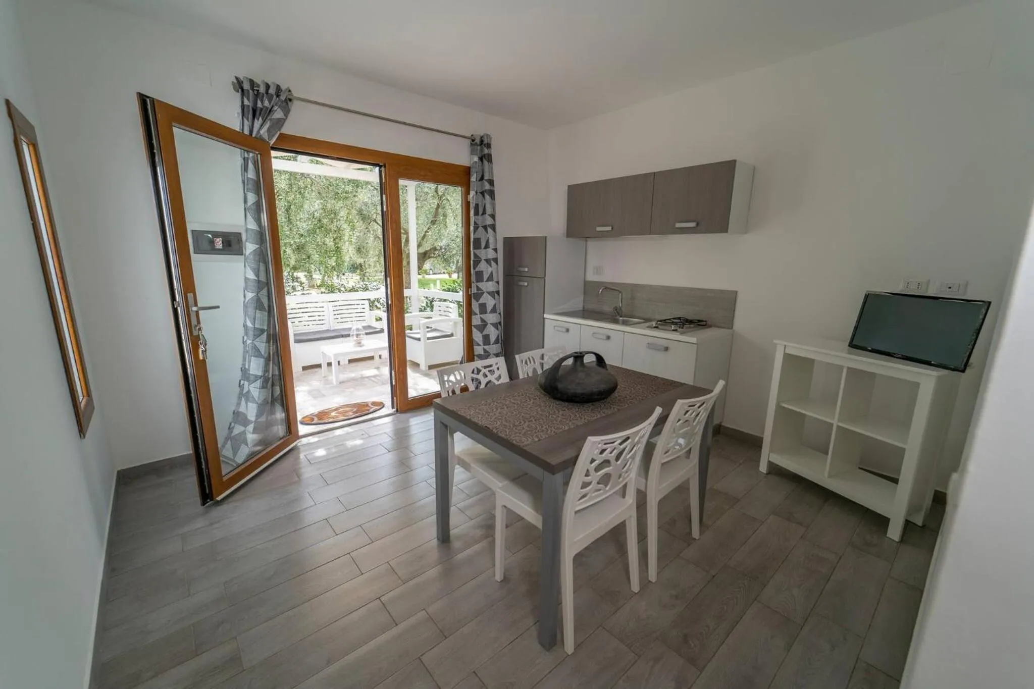 saracena Holiday Home with Private Beach and Swimming Pool