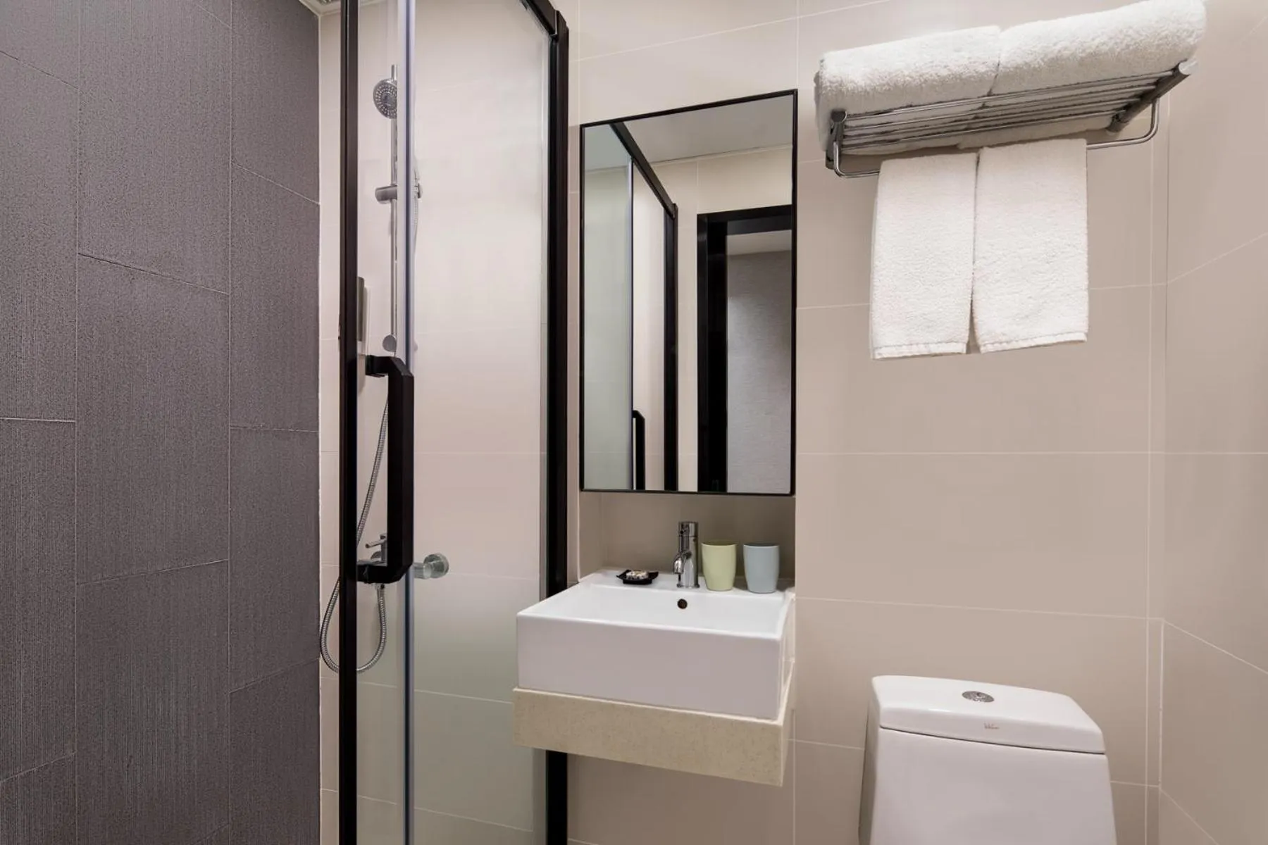 Bathroom in Modena by Fraser Hong Kong