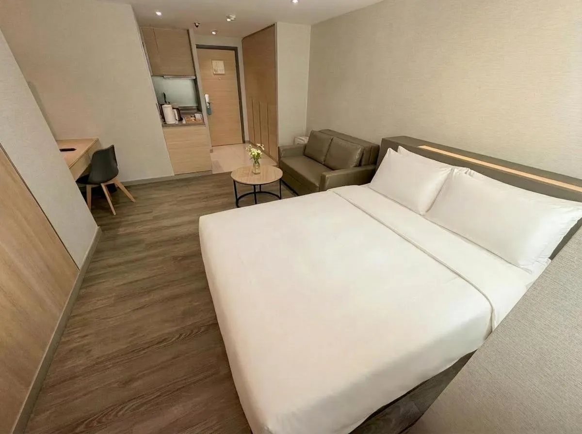 Bed in Modena by Fraser Hong Kong