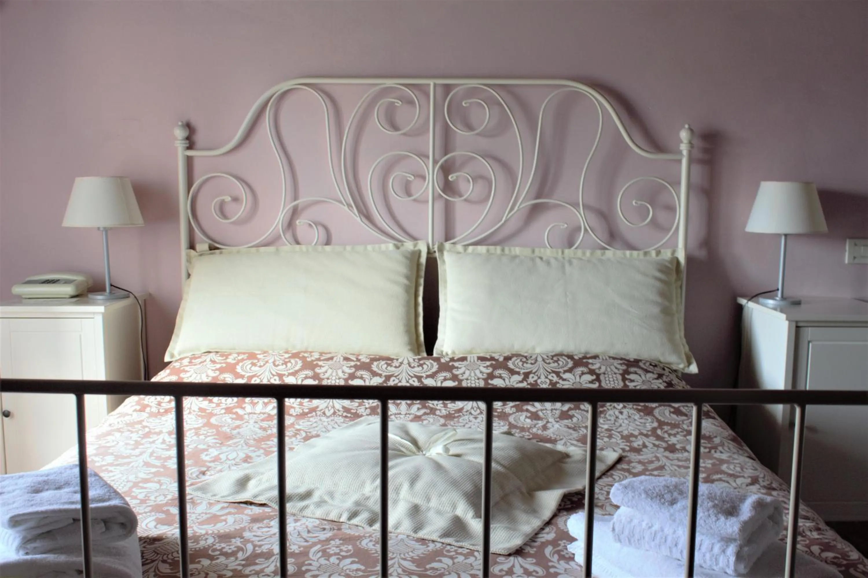 Photo of the whole room, Bed in Relais CastelBigozzi