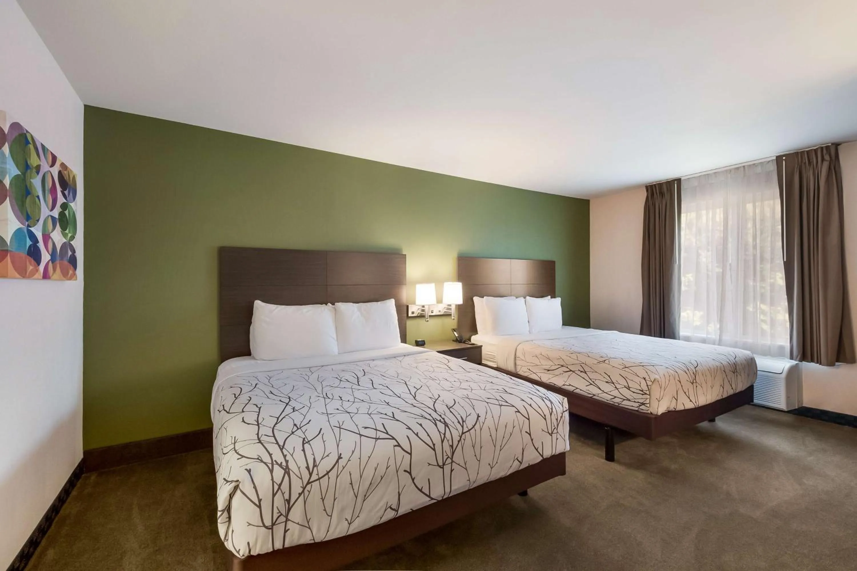 Bedroom, Bed in SureStay Plus Hotel by Best Western SeaTac Airport