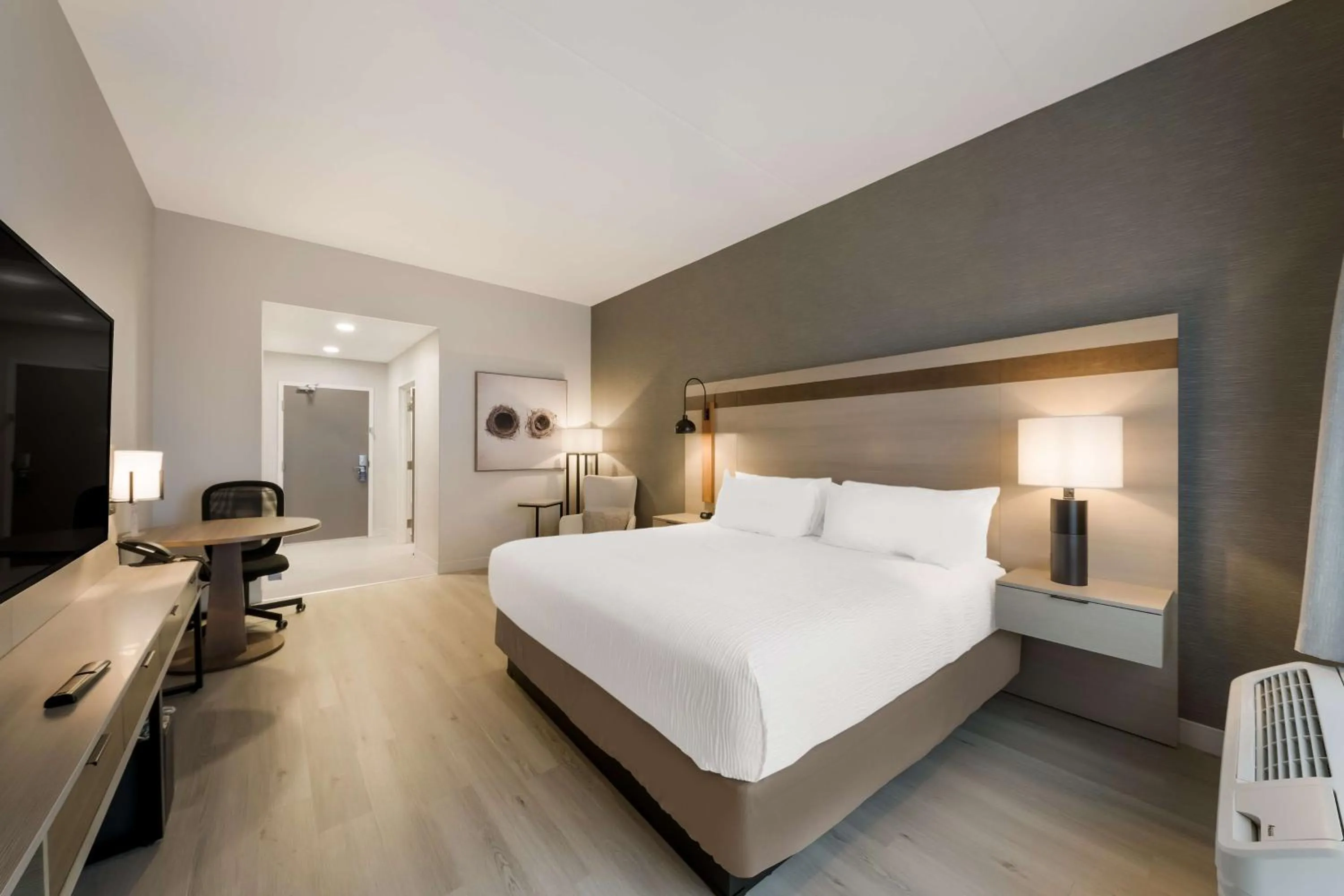 Bedroom, Bed in Best Western Plus Parry Sound