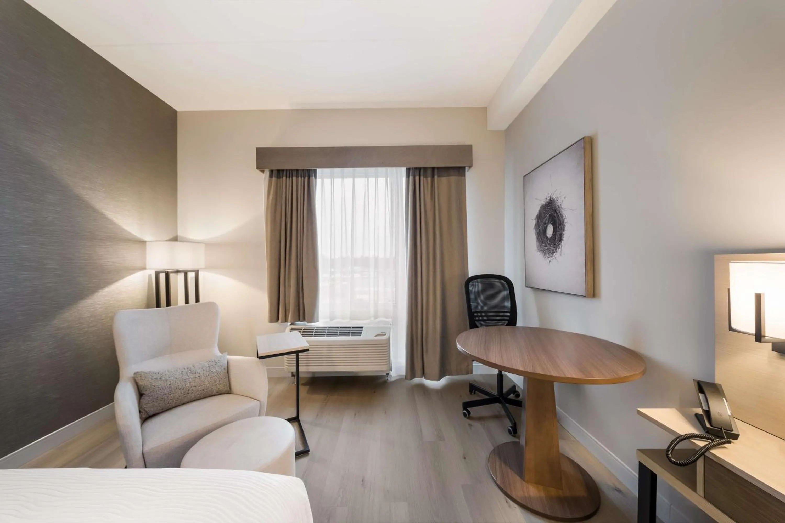 Bedroom, Bed in Best Western Plus Parry Sound