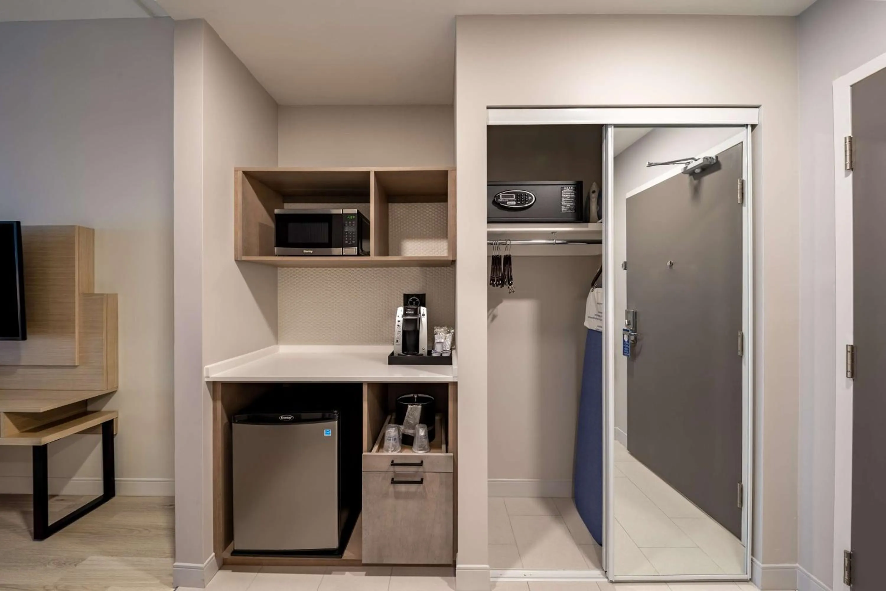 Bedroom in Best Western Plus Parry Sound