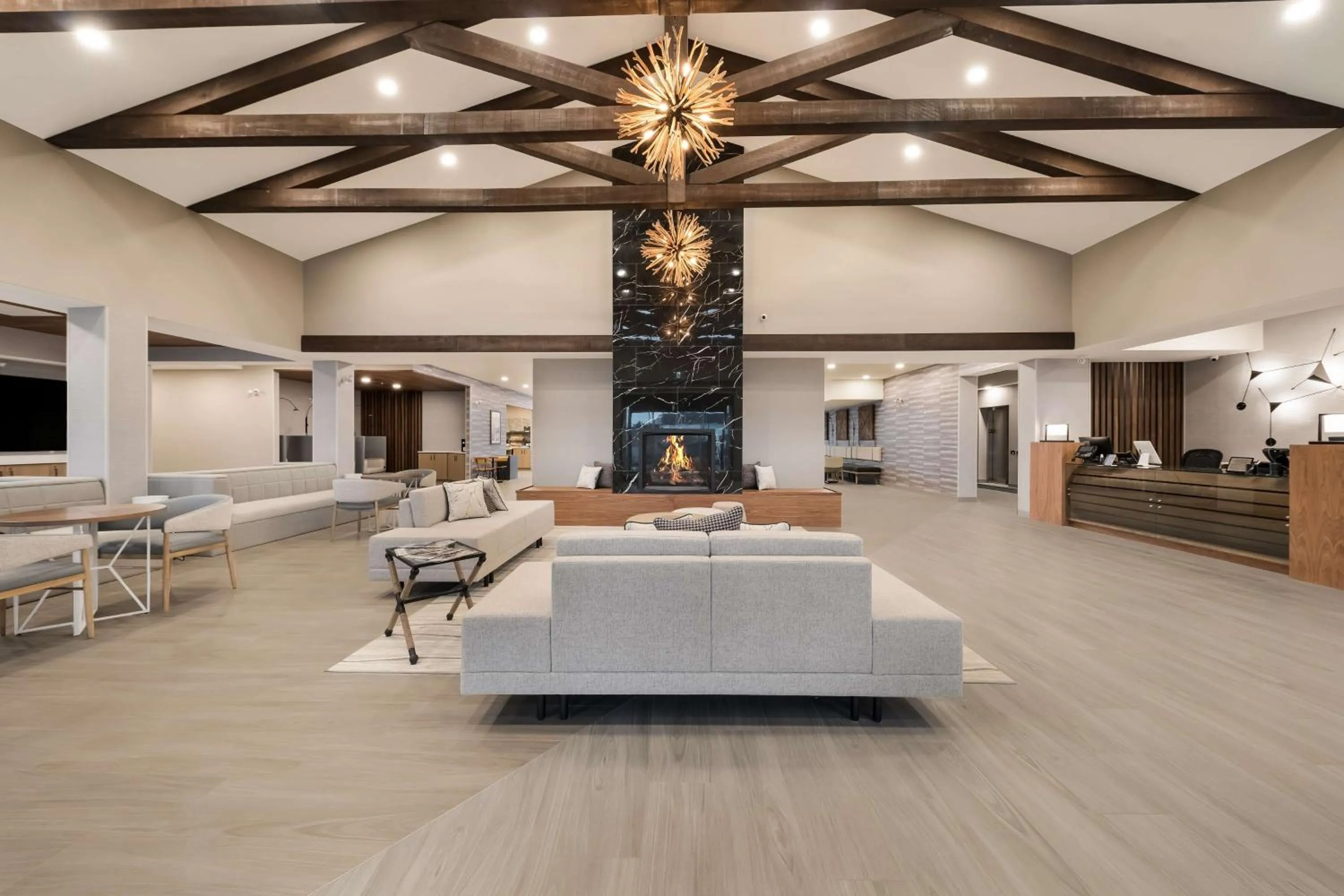 Lobby or reception in Best Western Plus Parry Sound