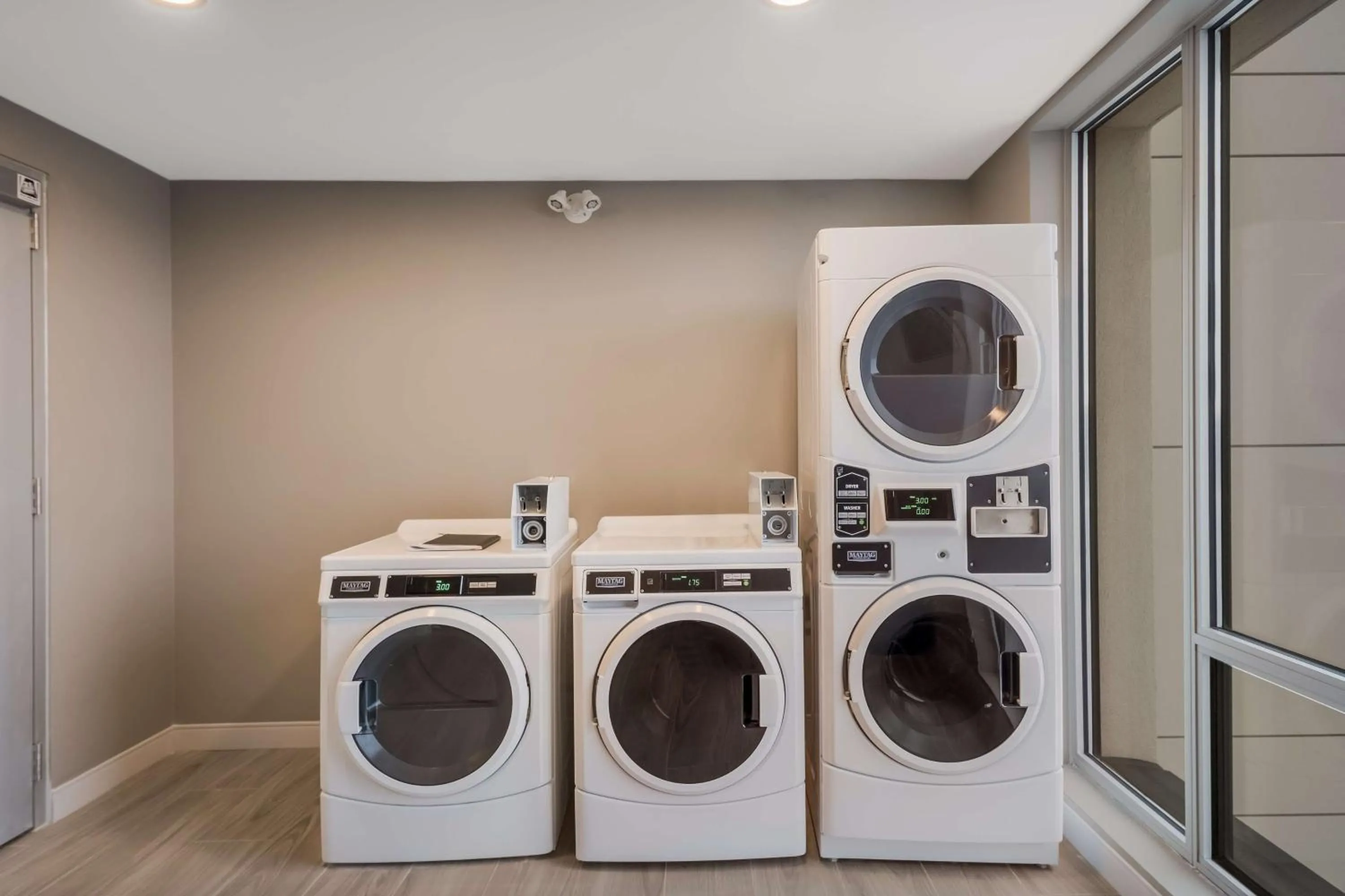 washing machine in Best Western Plus Parry Sound