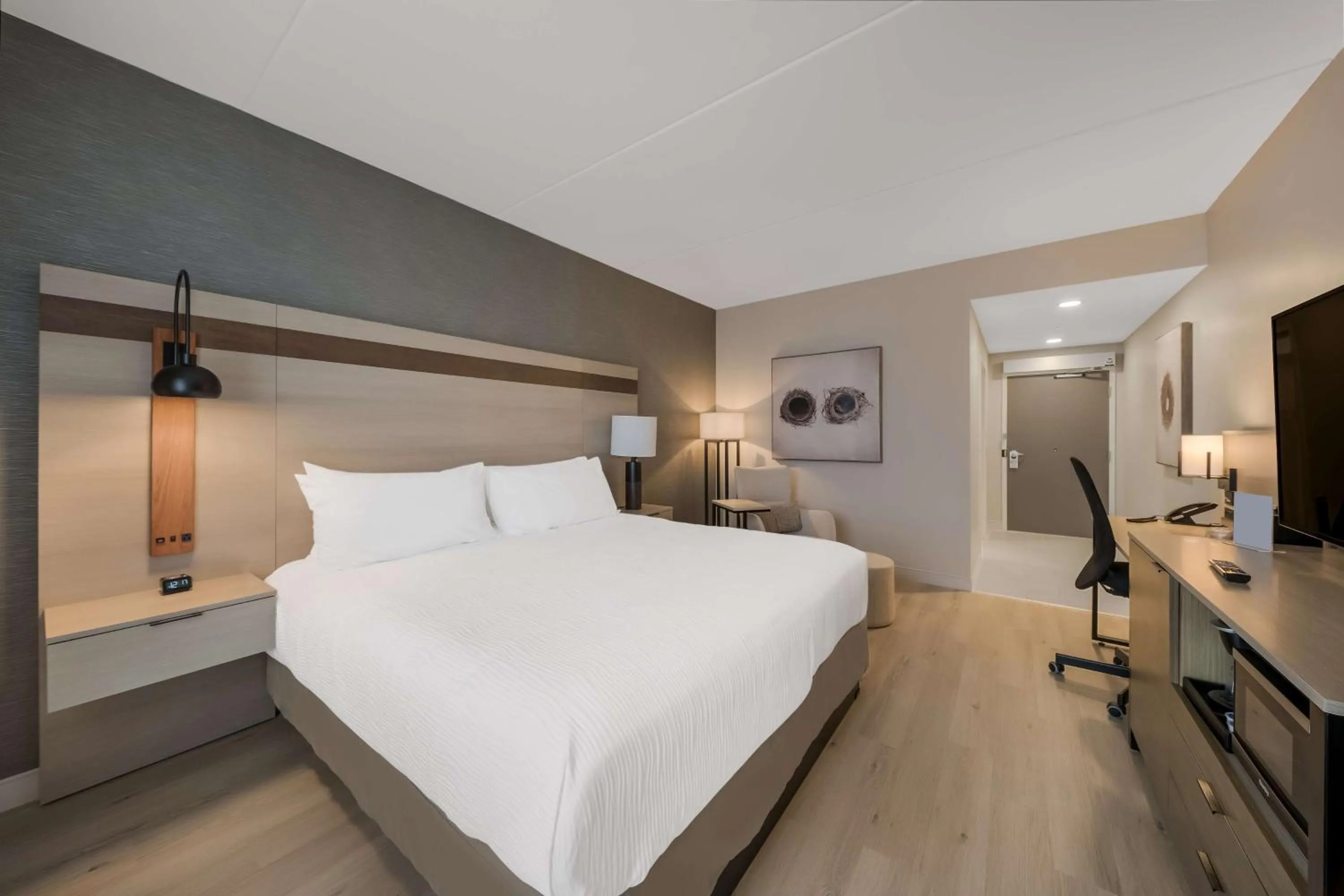 Bedroom, Bed in Best Western Plus Parry Sound