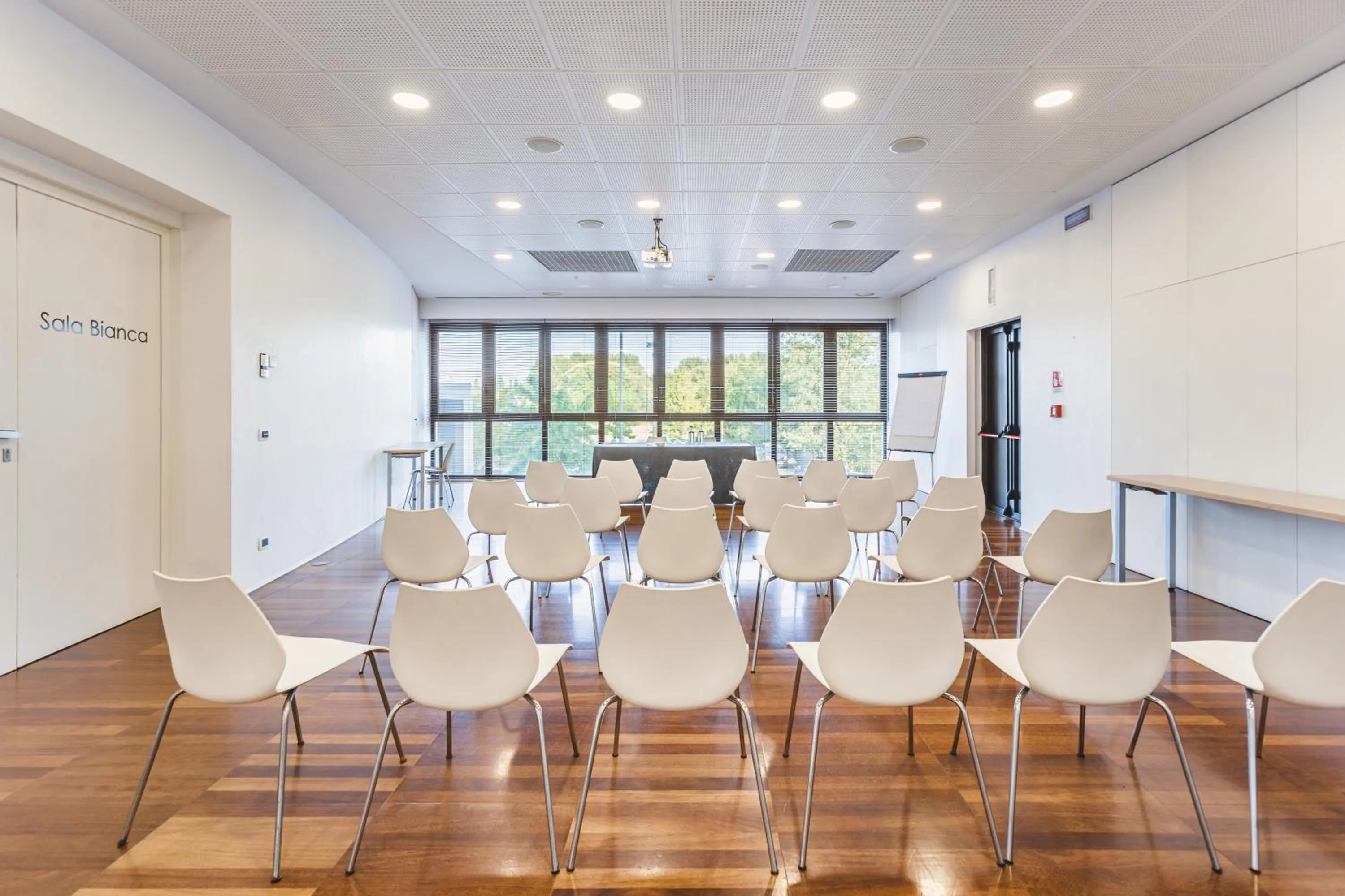 Meeting/conference room in NEW IPOINT HOTEL