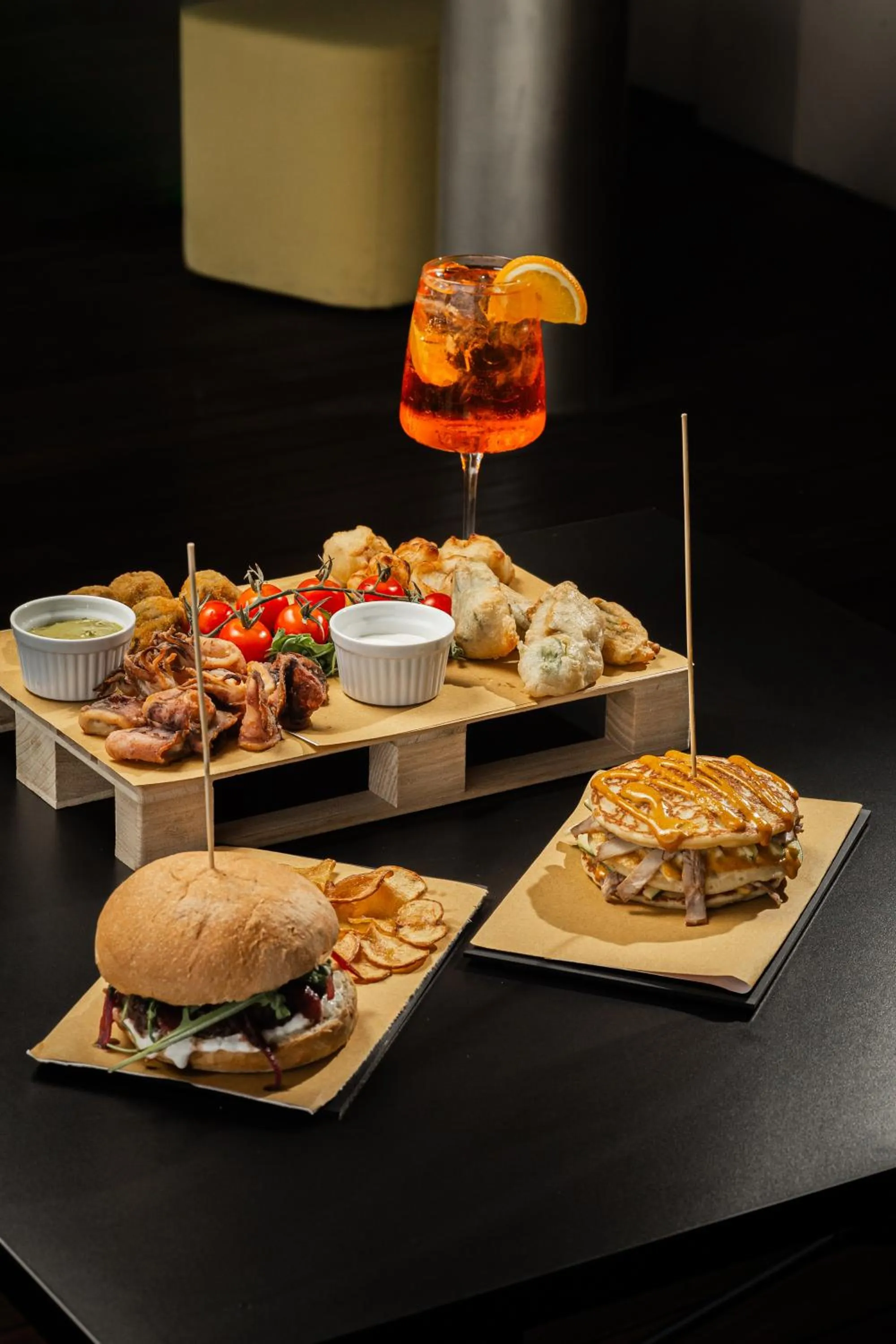 Restaurant/places to eat in NEW IPOINT HOTEL