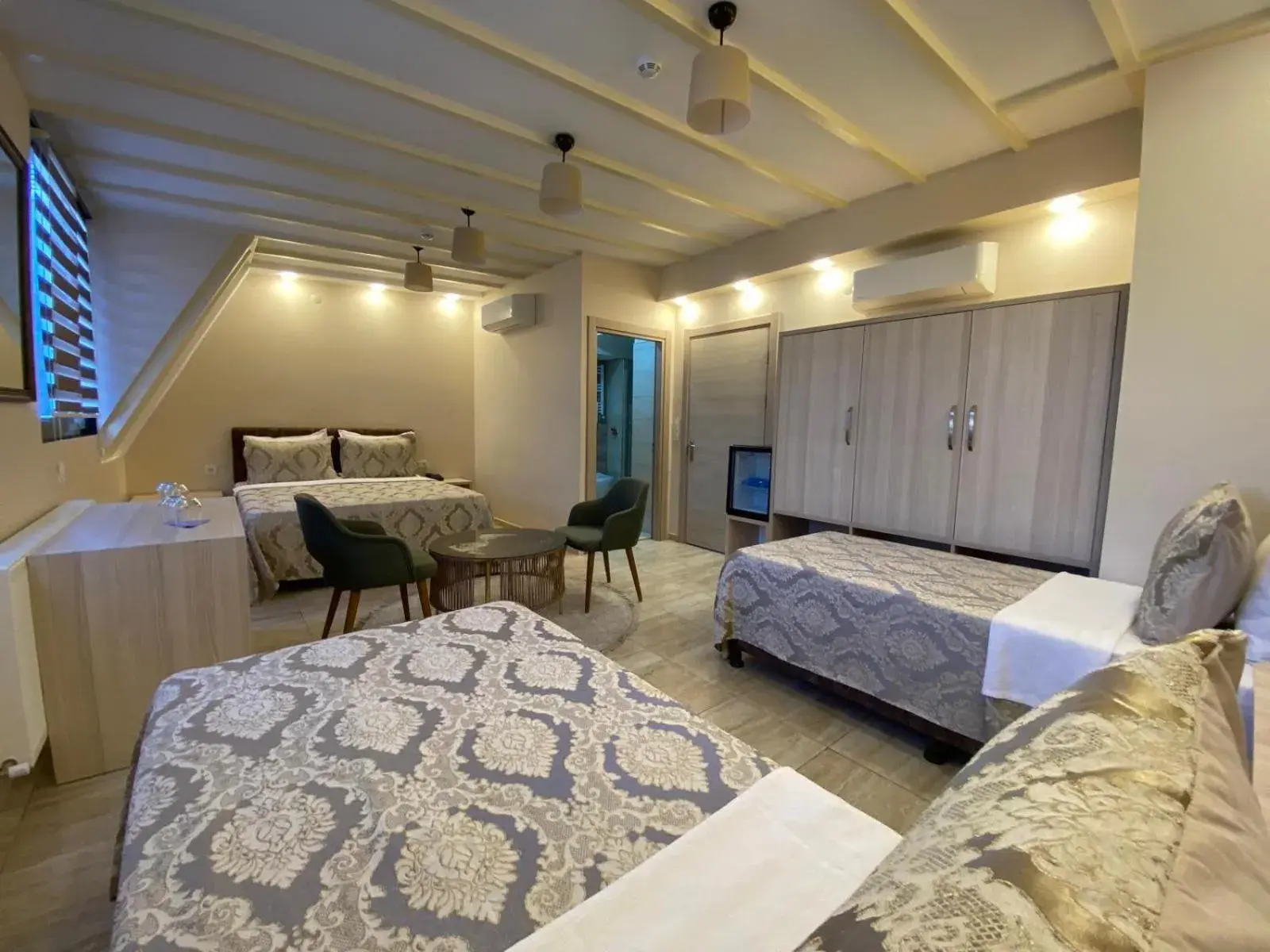 Deluxe Triple Room in Hotel Mavirem Deluxe Triple Room in Hotel Mavirem