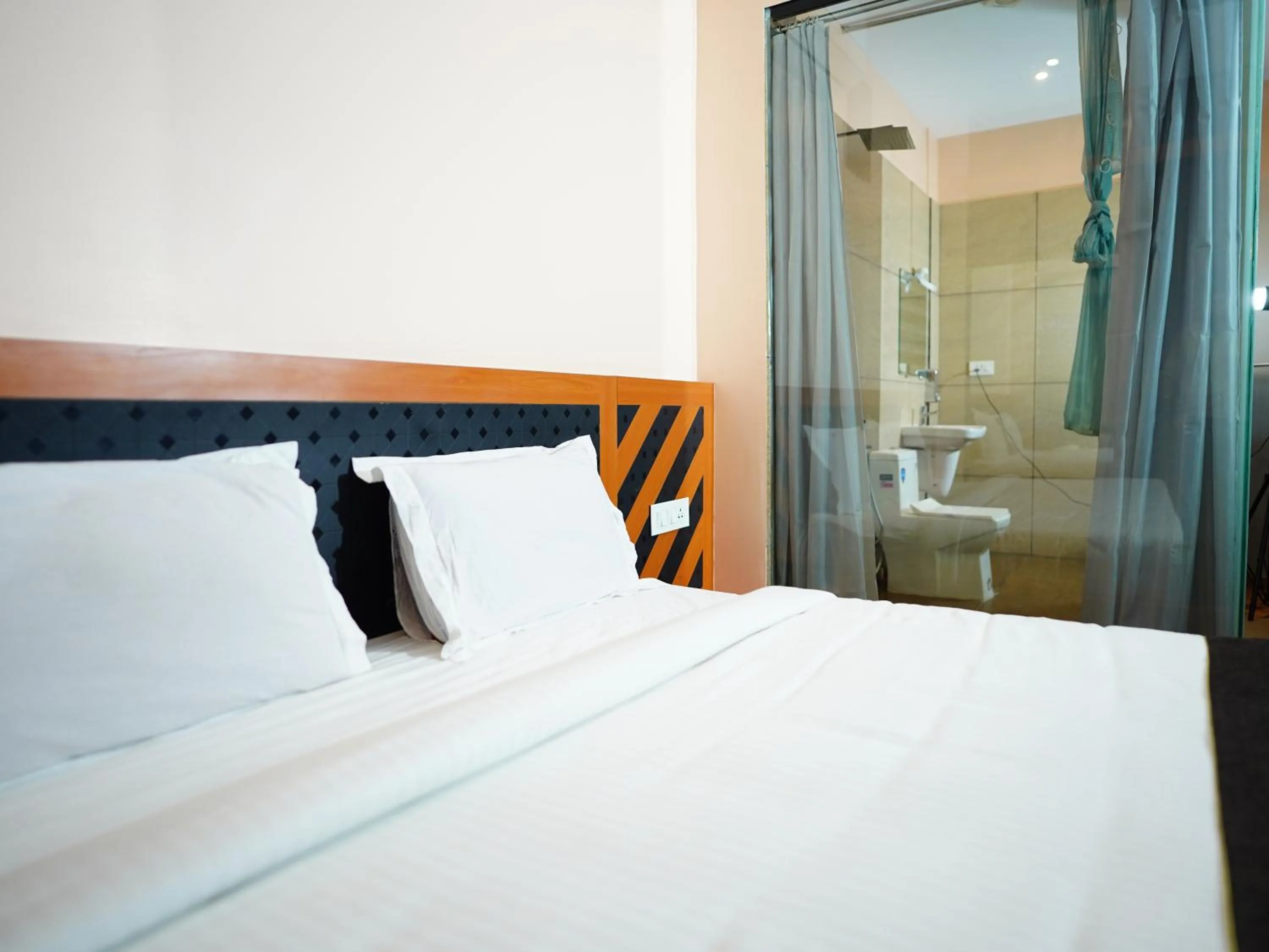 Photo of the whole room, Bed in ABUDHABI RESIDENCY