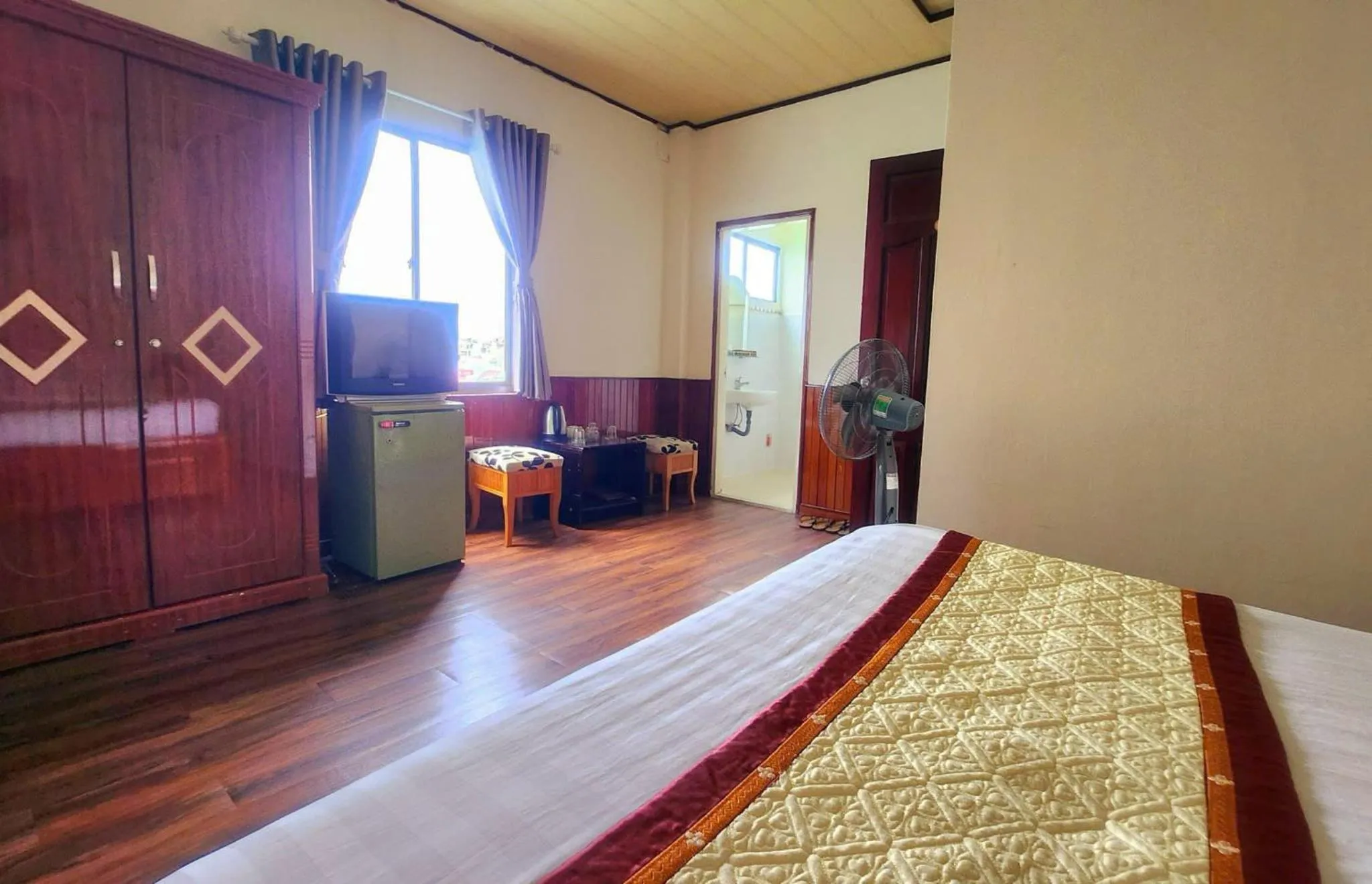 Bedroom, Bed in ANH ĐÀO HOTEL