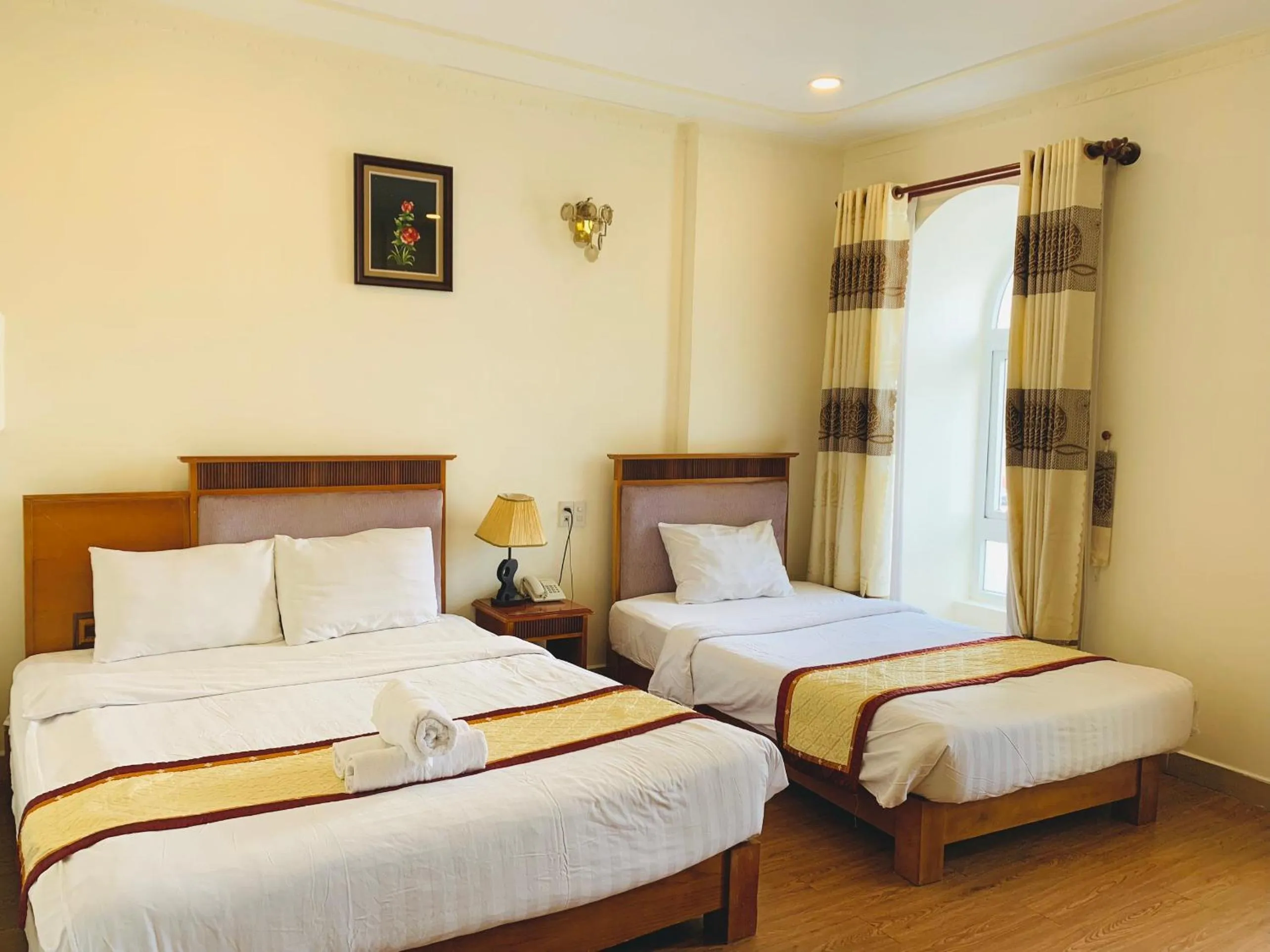 Bedroom, Bed in ANH ĐÀO HOTEL