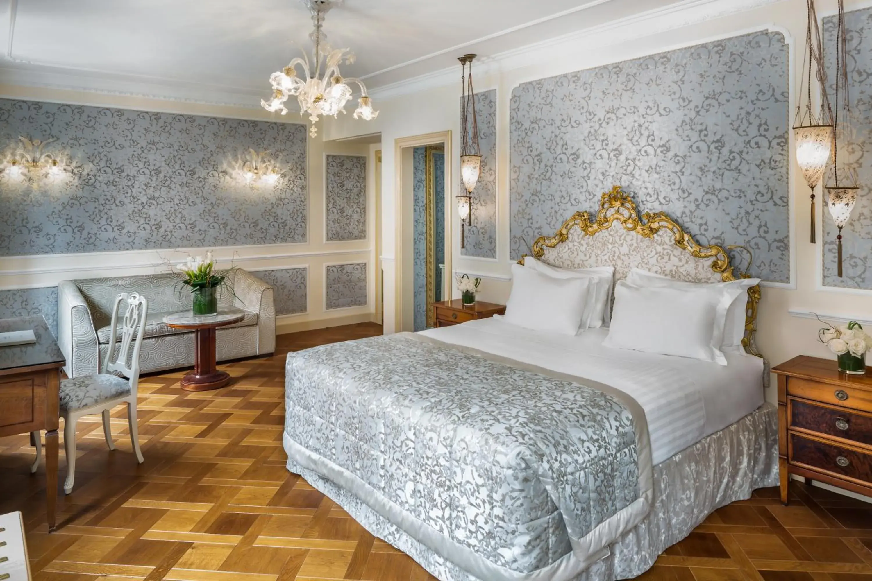 Junior Suite in Baglioni Hotel Luna - The Leading Hotels of the World Junior Suite in Baglioni Hotel Luna - The Leading Hotels of the World