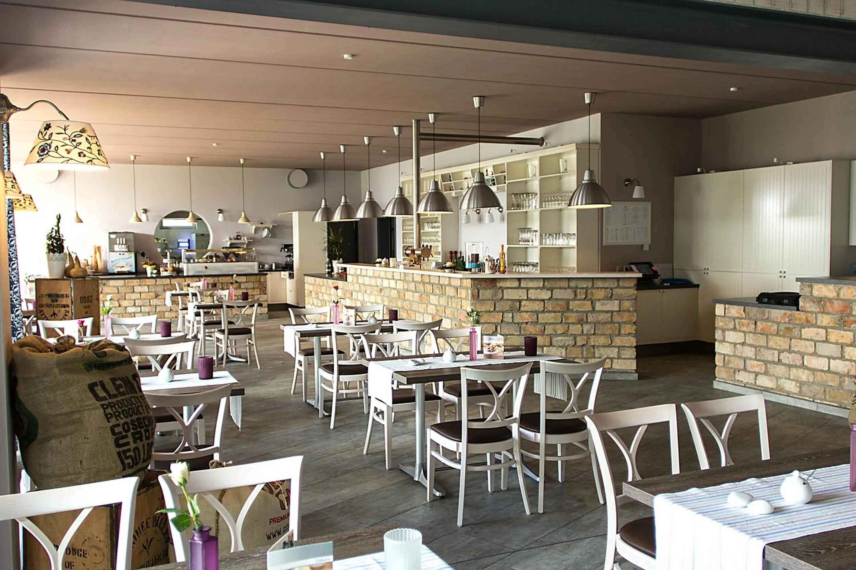 Restaurant/places to eat in Villa-Meehr