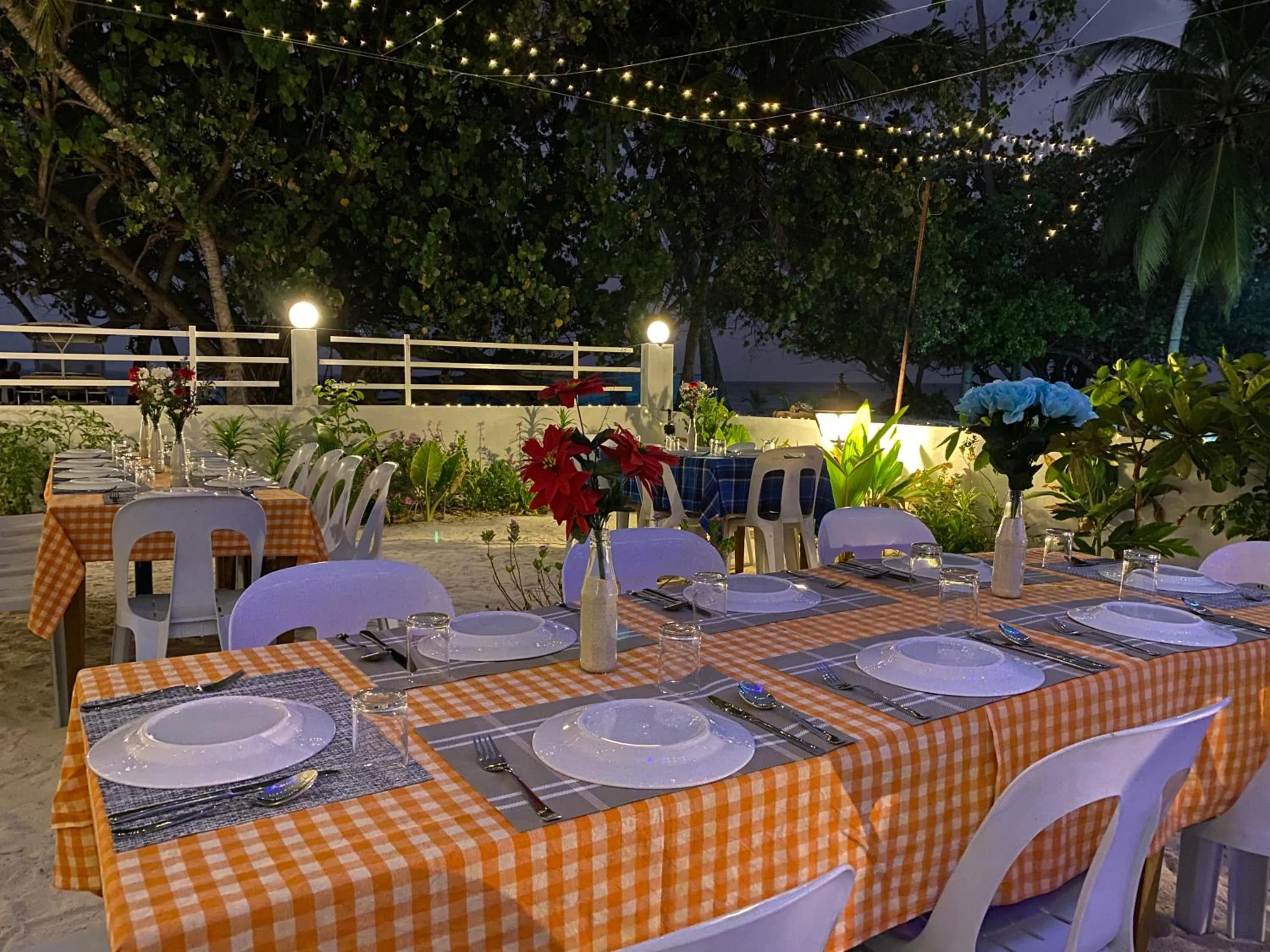 Restaurant/places to eat in VIVA Beach Maldives