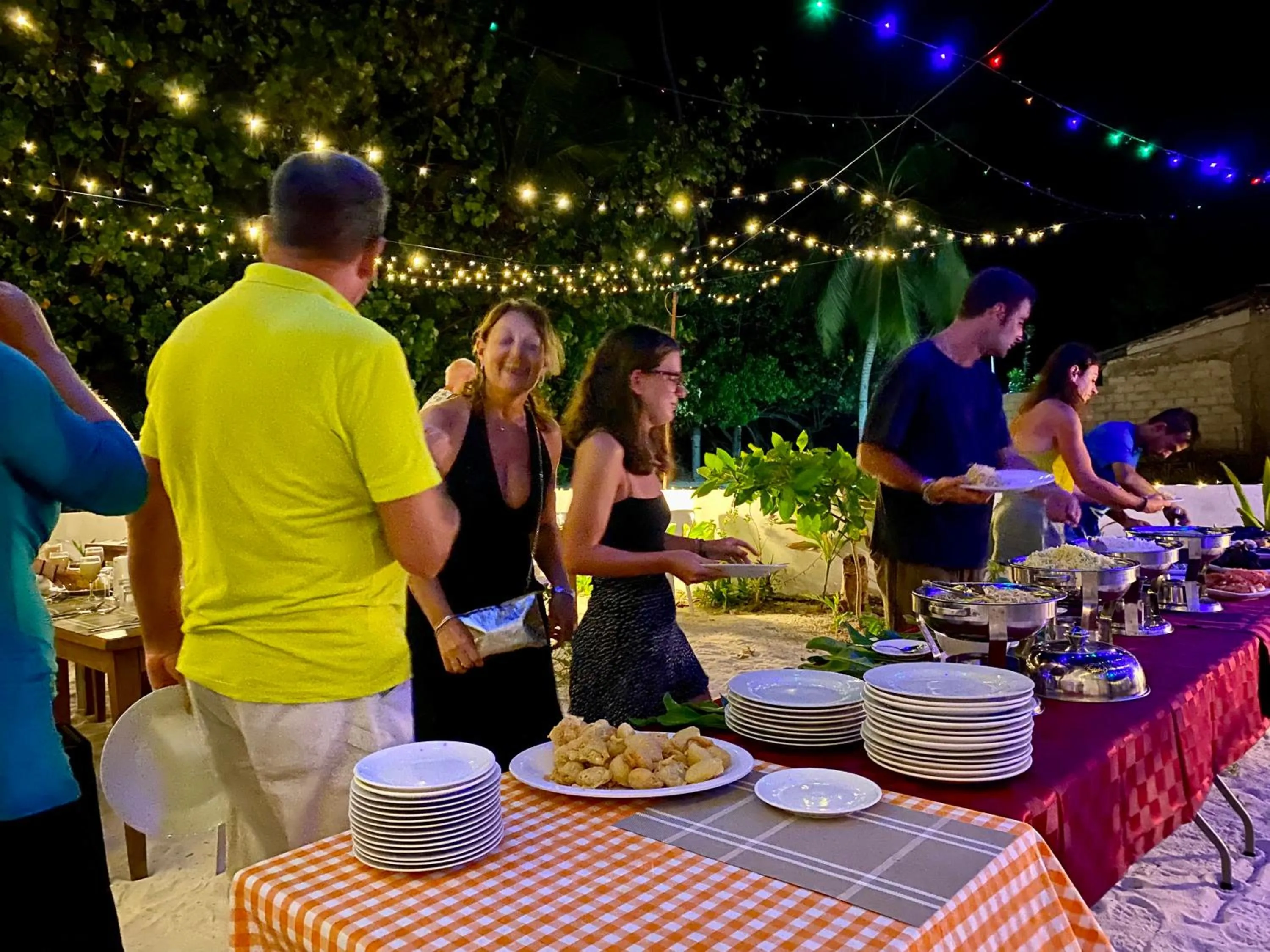 Food and drinks in VIVA Beach Maldives