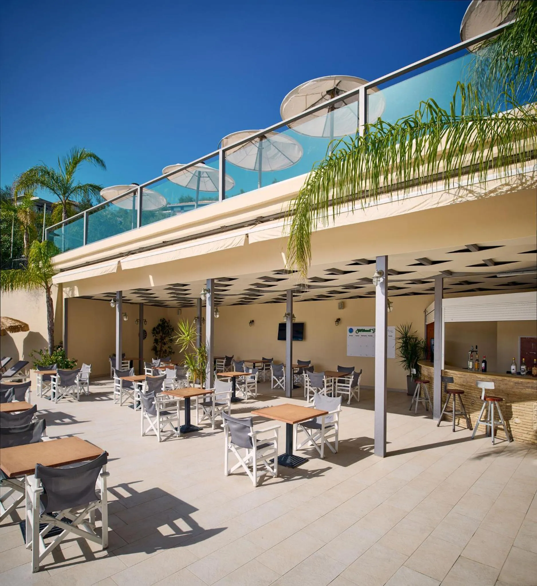 Restaurant/places to eat in Altura Hotel Zakynthos