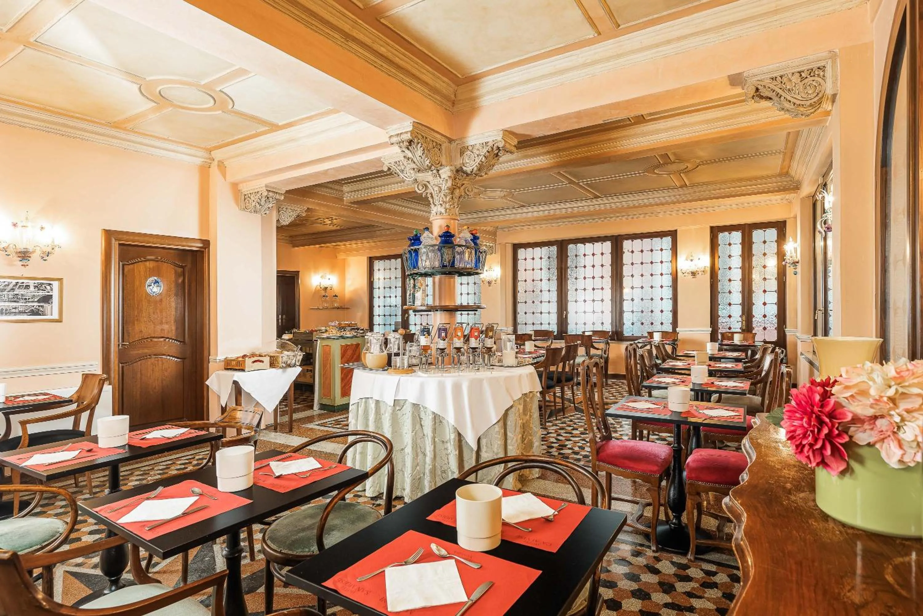 Food and drinks in Hotel Marconi