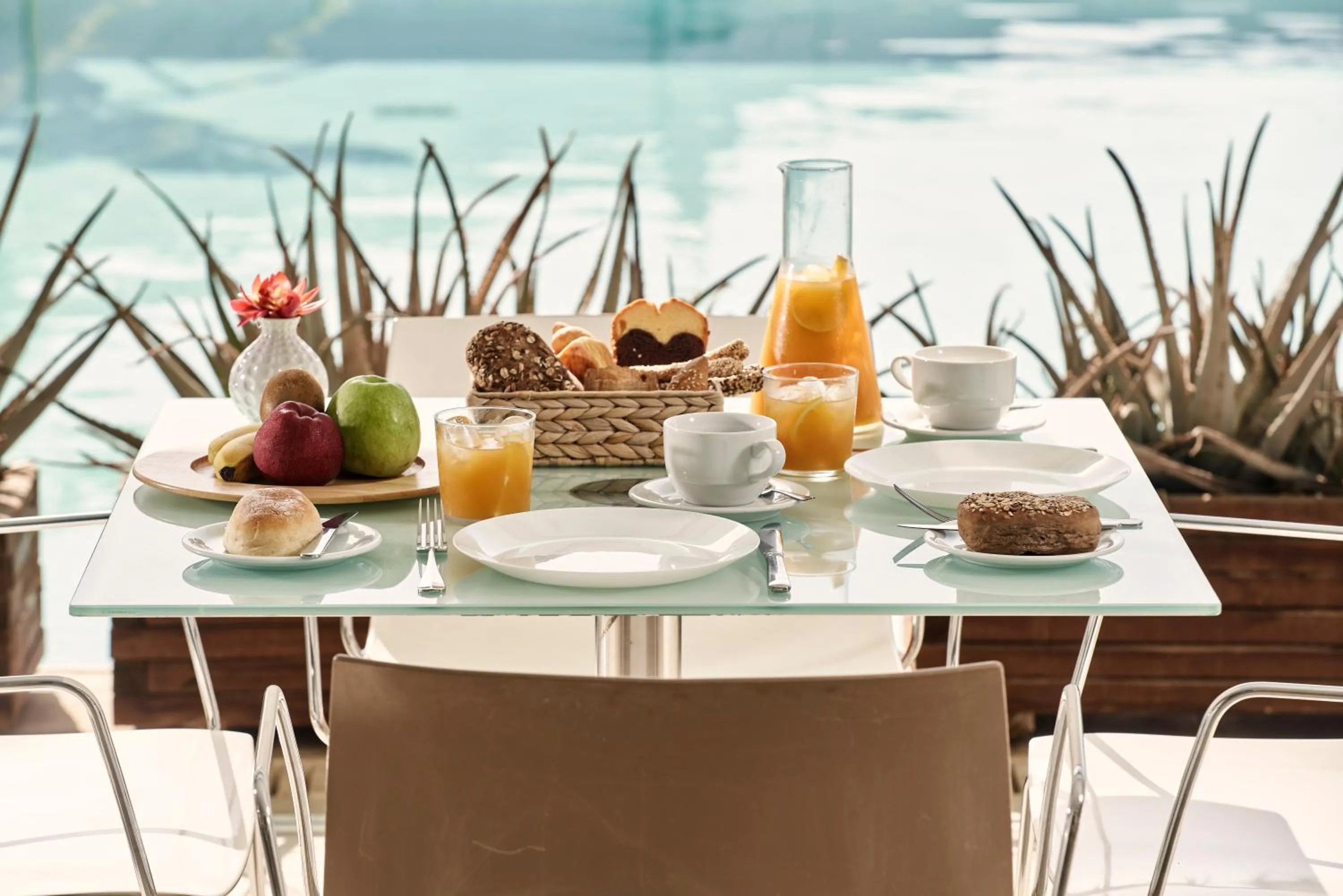 Food and drinks in Oxygen Favie