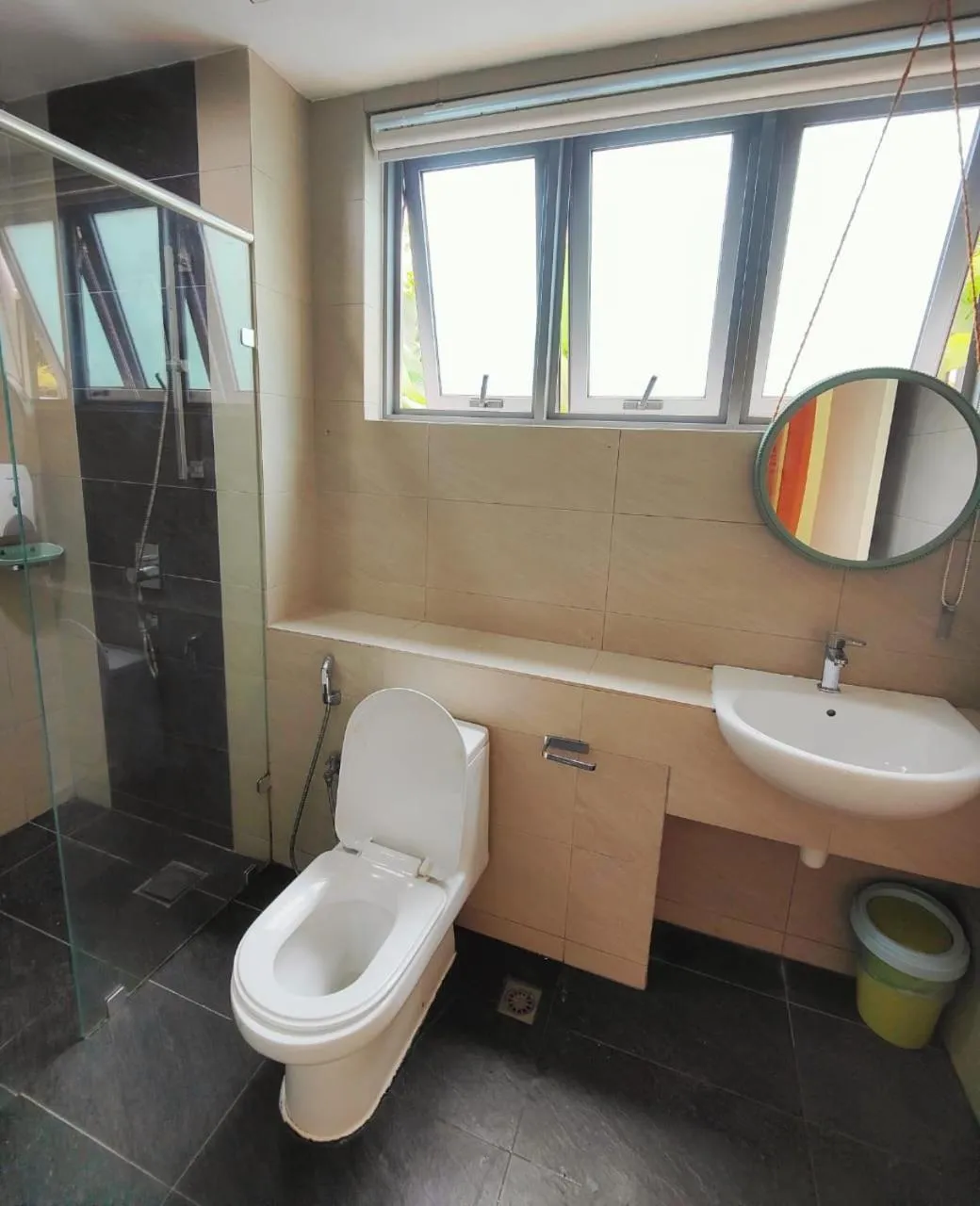 Shower in Mari Mari Homestay - IMAGO THE LOFT