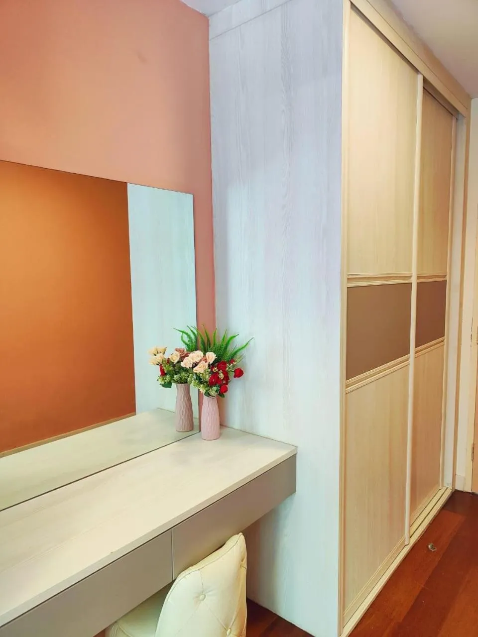 wardrobe in Mari Mari Homestay - IMAGO THE LOFT