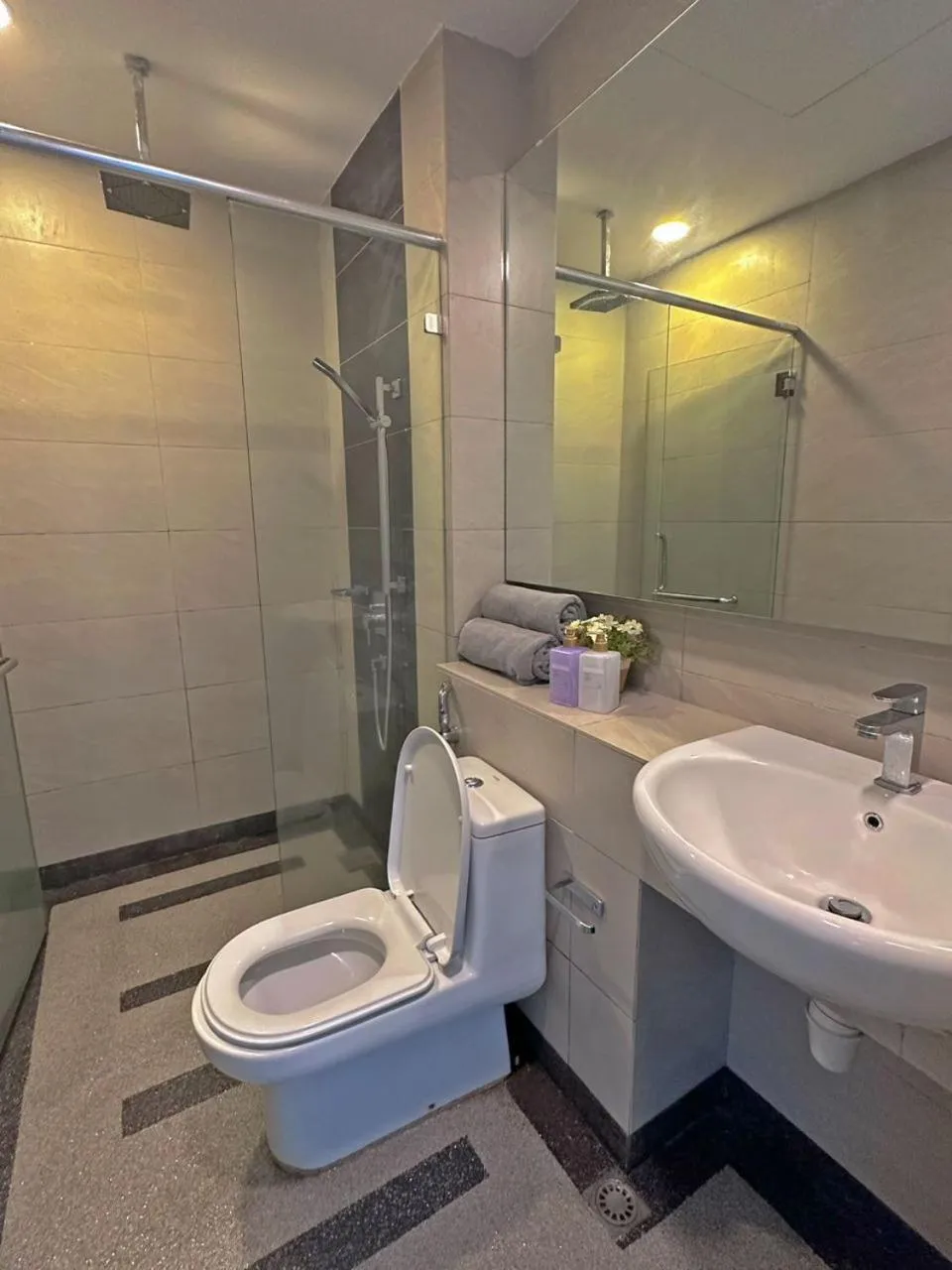 Shower in Mari Mari Homestay - IMAGO THE LOFT