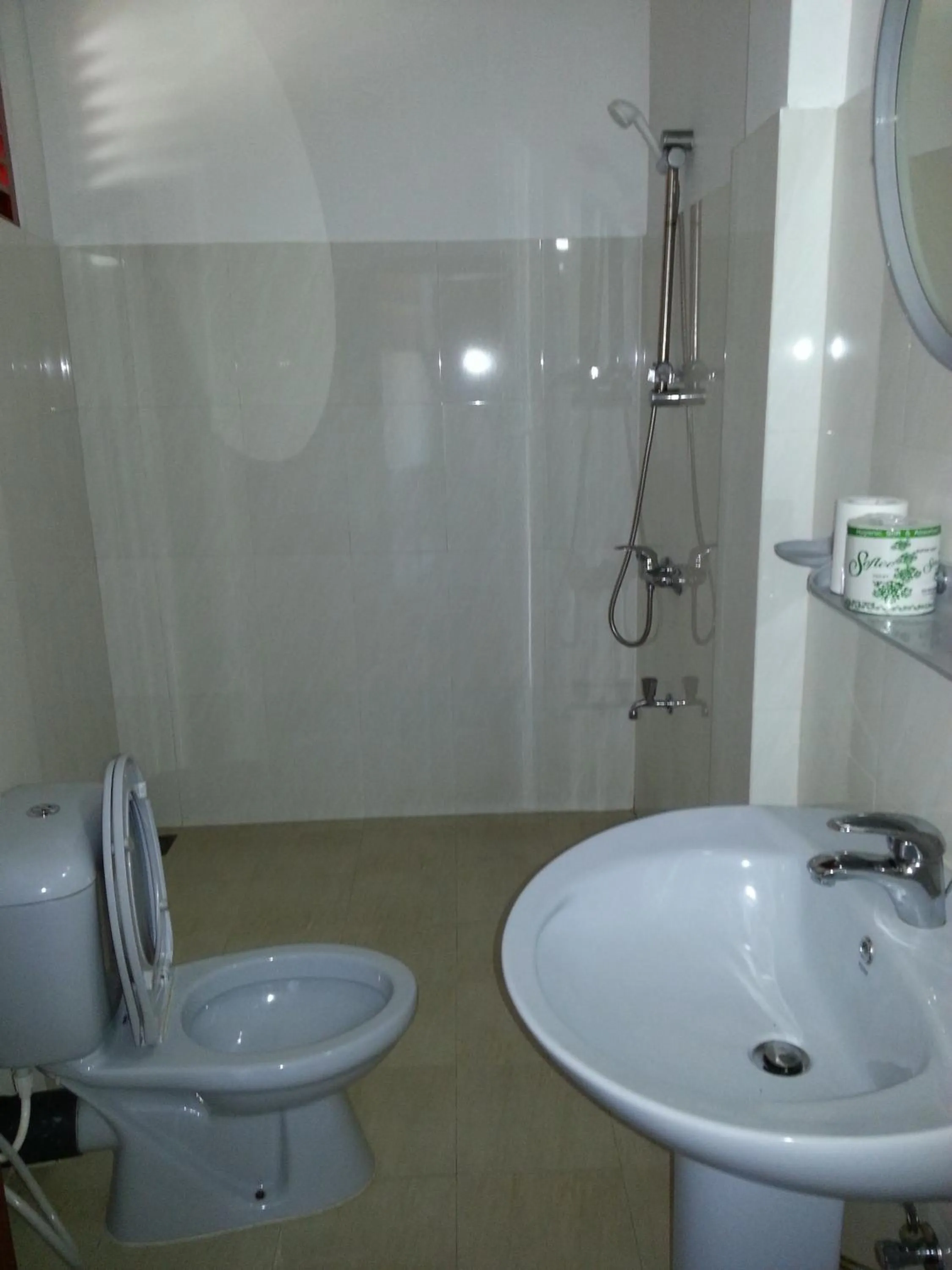 Bathroom in Main Reef Guest House