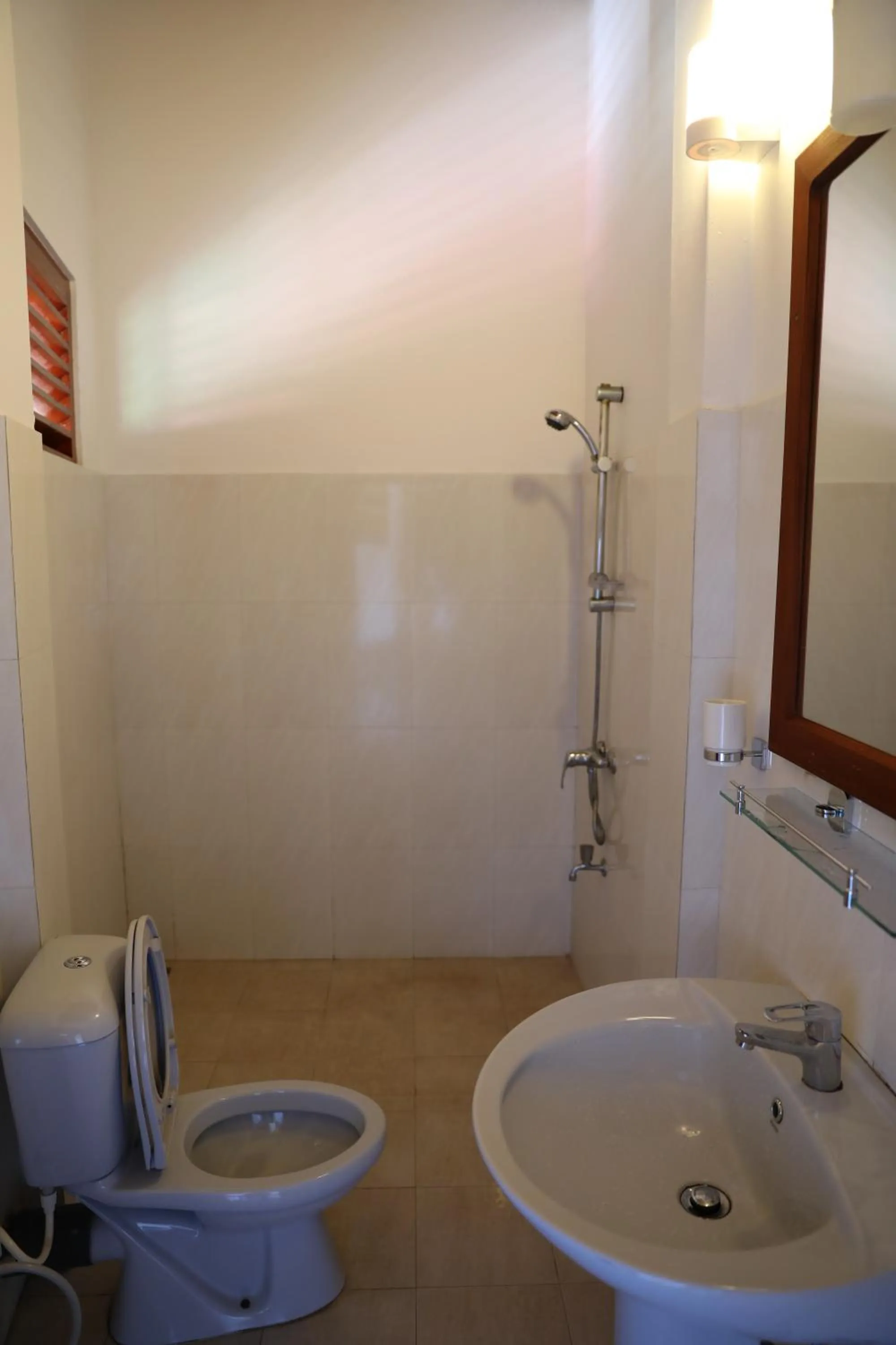 Main Reef Guest House