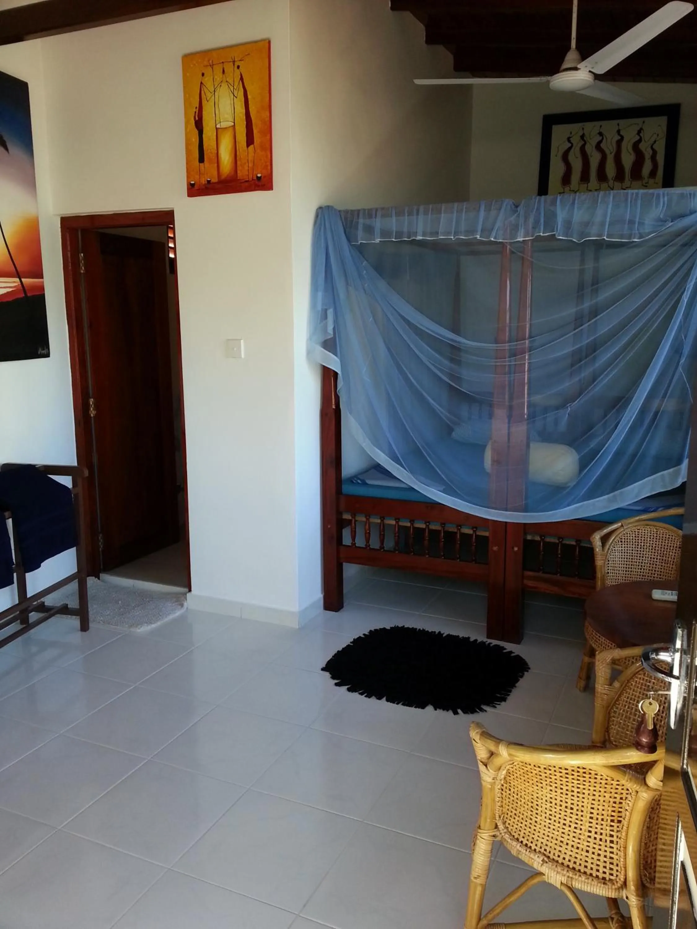 Photo of the whole room in Main Reef Guest House