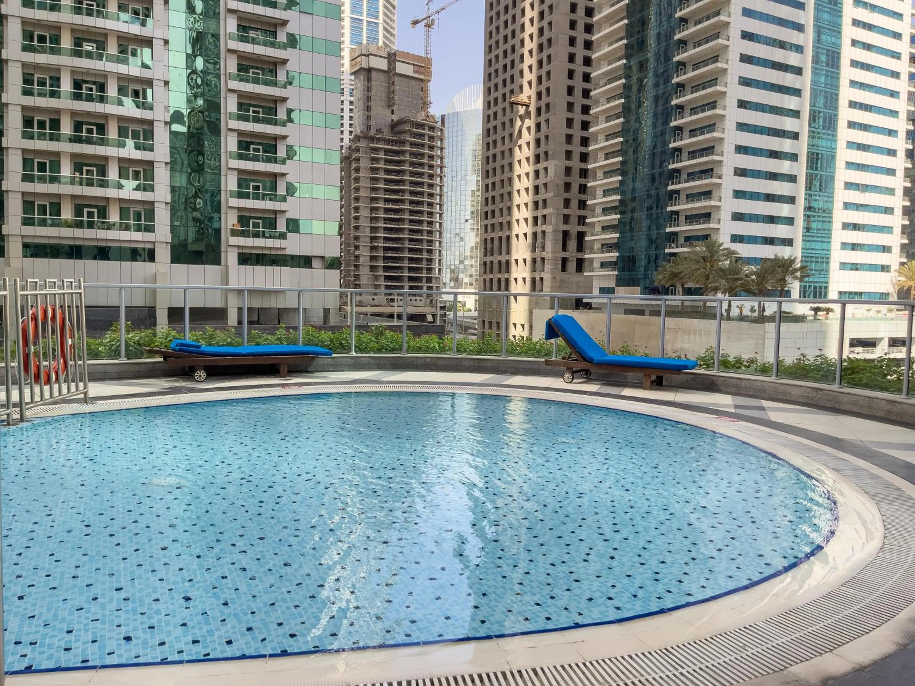 Swimming pool in Marco Polo - Your luxurious high-floor escape in Dubai Marina