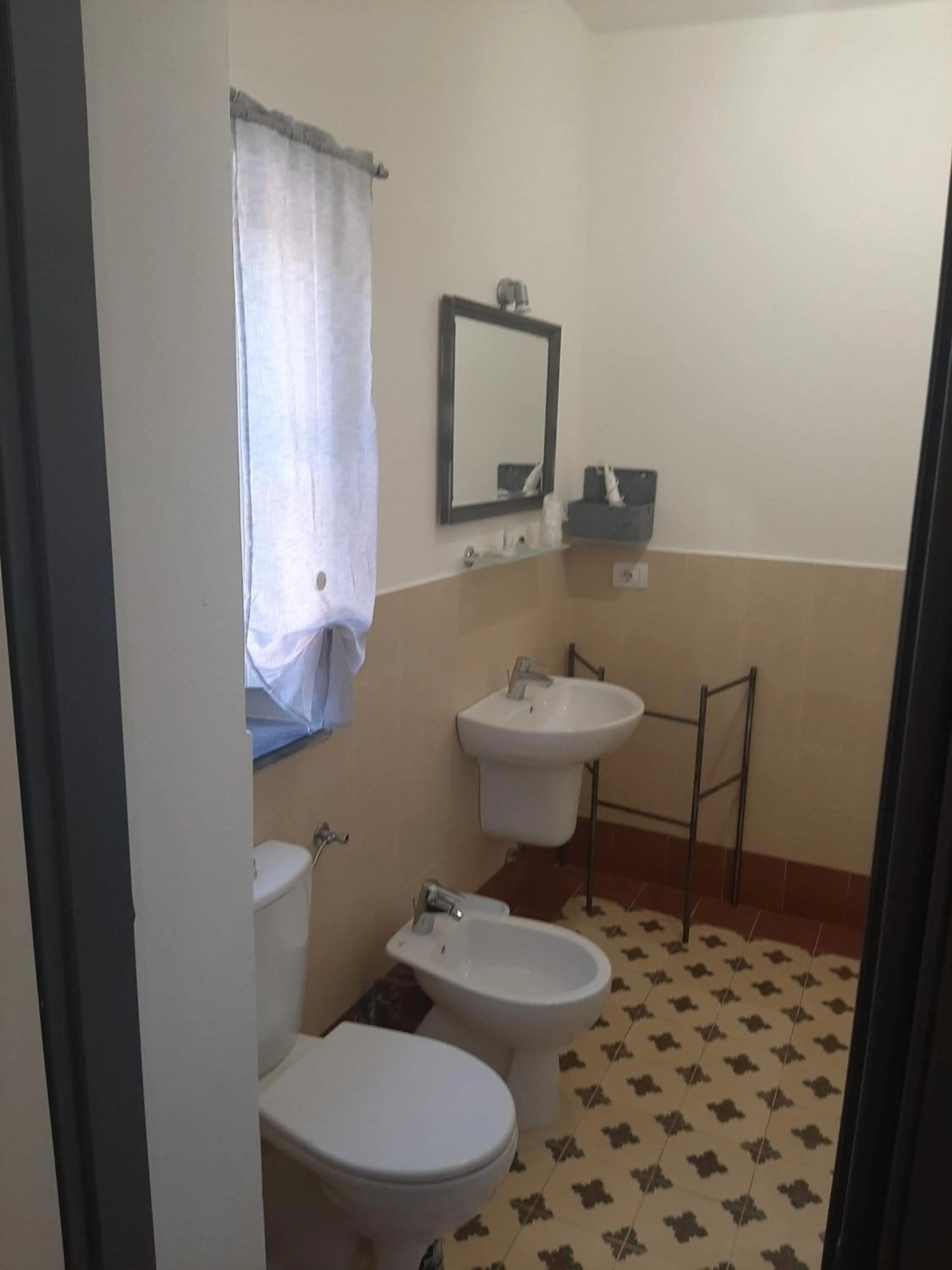 Bathroom in B&B Principe Calaf 3