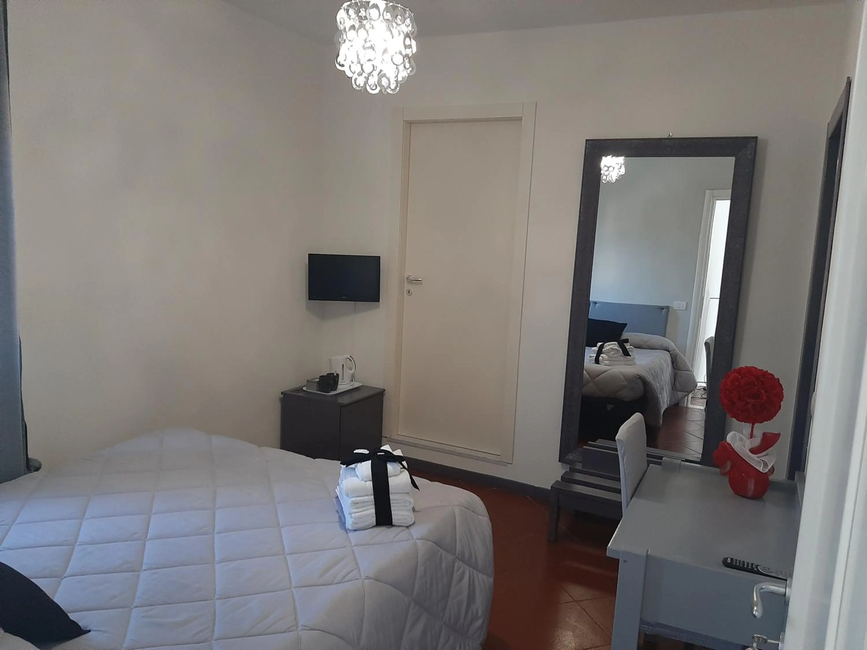 TV and multimedia, Bed in B&B Principe Calaf 3