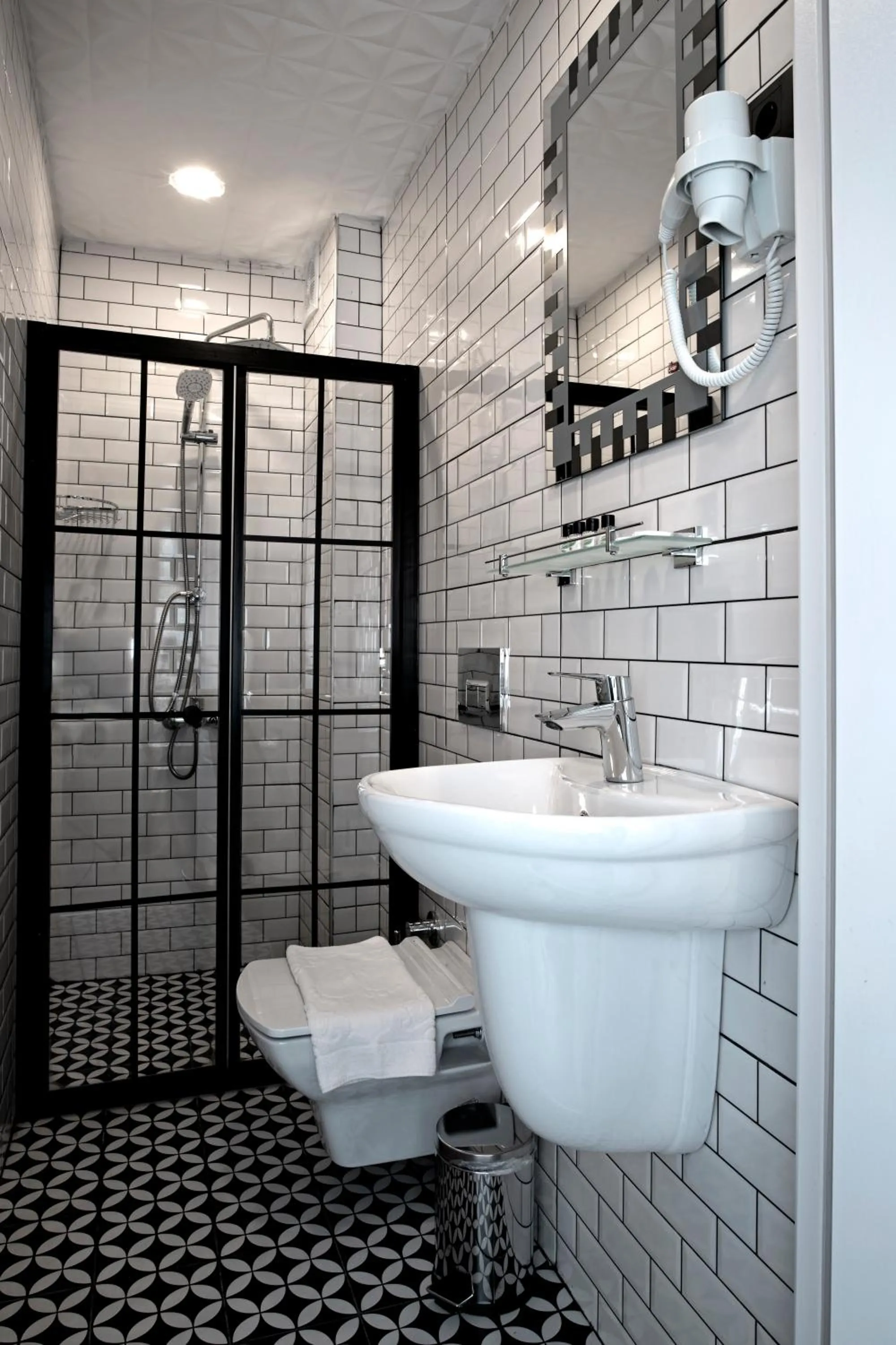 Toilet in Carvan HOTEL